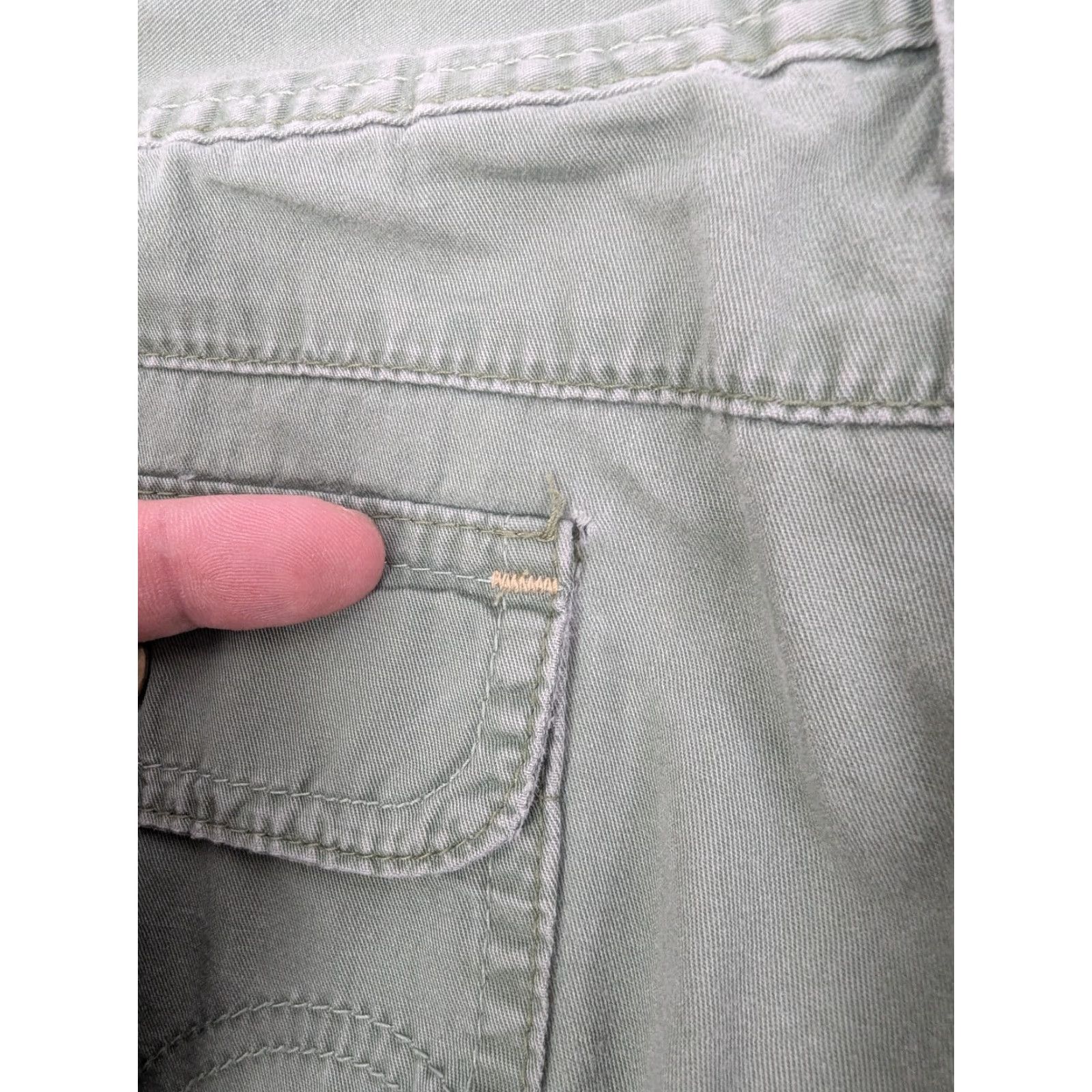 Levi's Levi's Green Twills Pants Baggy Mid Rise Straight Leg Women's Size 10 - Levi's Pants - Green - Twill - Mid Rise - Straight - 10 - Women - Size 10 Size 32" / US 10 / IT 46 - 3 Thumbnail