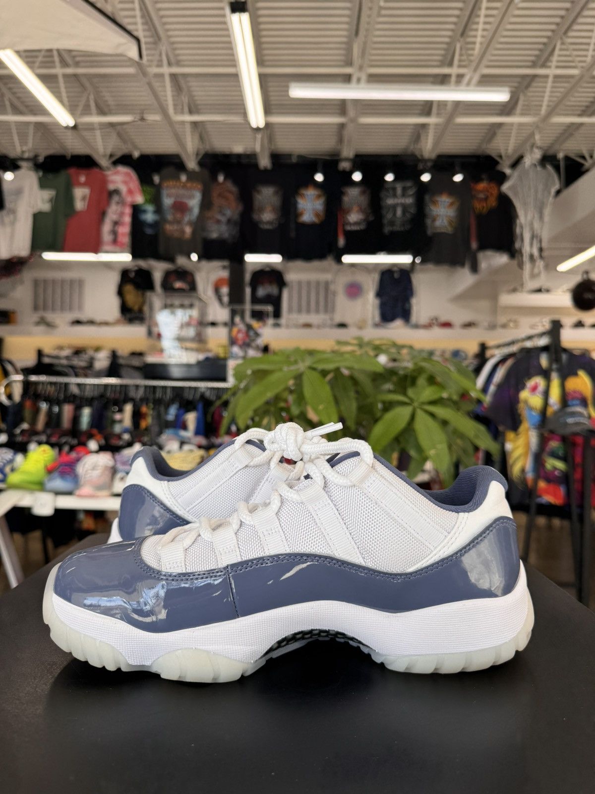 Jordan Brand Air Jordan 11 Low Diffused Blue Size 7 (2024) Size US 7 / EU 40 - 4 Thumbnail