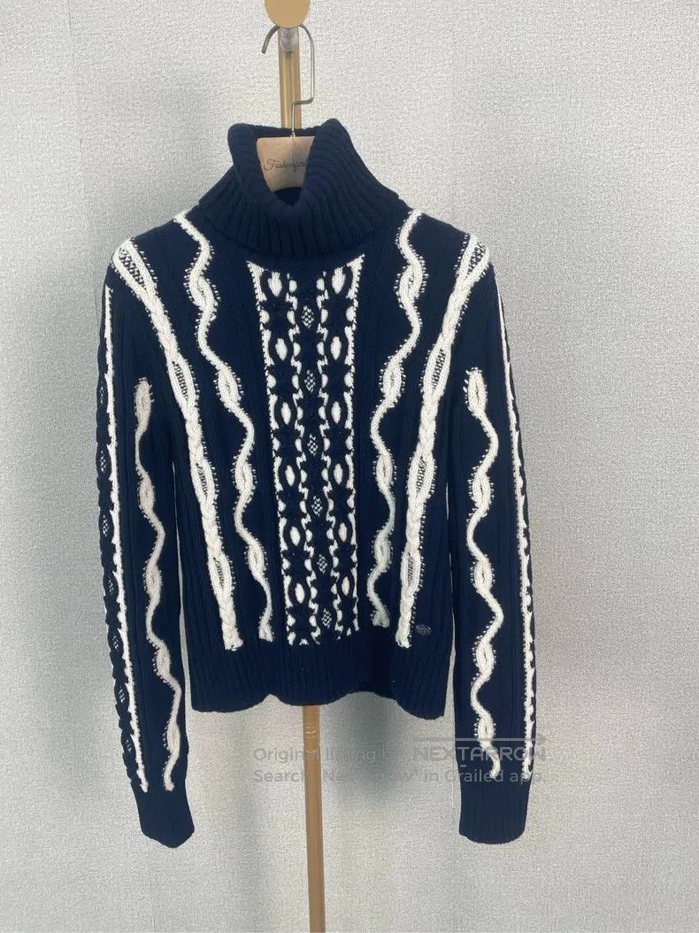 Chanel Chanel High collar blue and white wool knitwear sweater Size XS / US 0-2 / IT 36-38 - 1 Thumbnail
