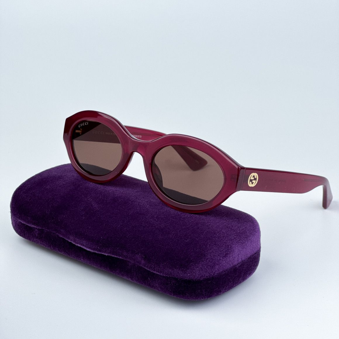 image of New Gucci Gg1579S 004 Unisex Oval Sunglasses GG 1579S in Fuchsia/Brown, Women's