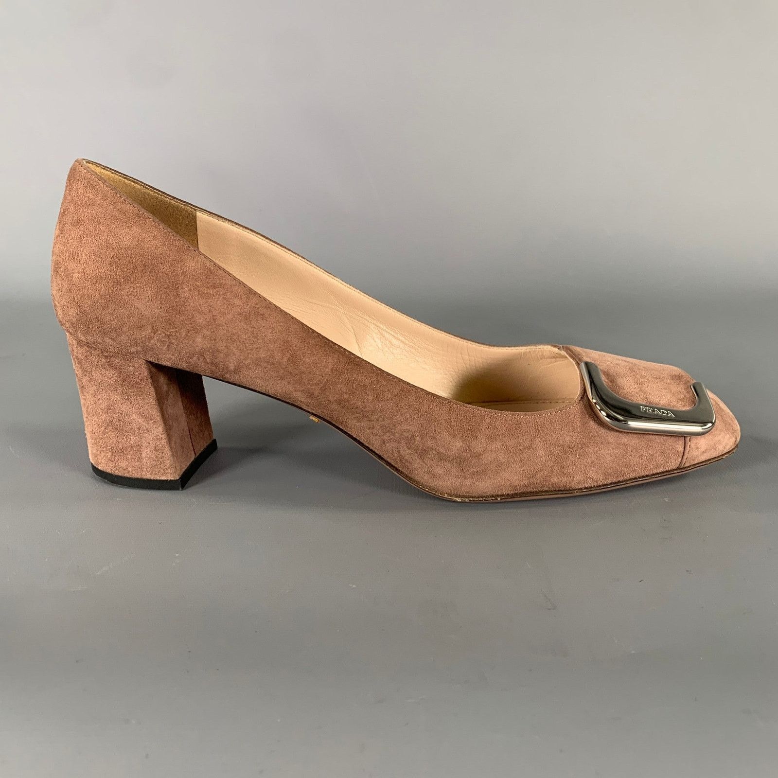 Prada PRADA Size 8.5 Khaki Silver buckle Suede Pumps Size US 8.5 / IT 38.5 - 2 Thumbnail