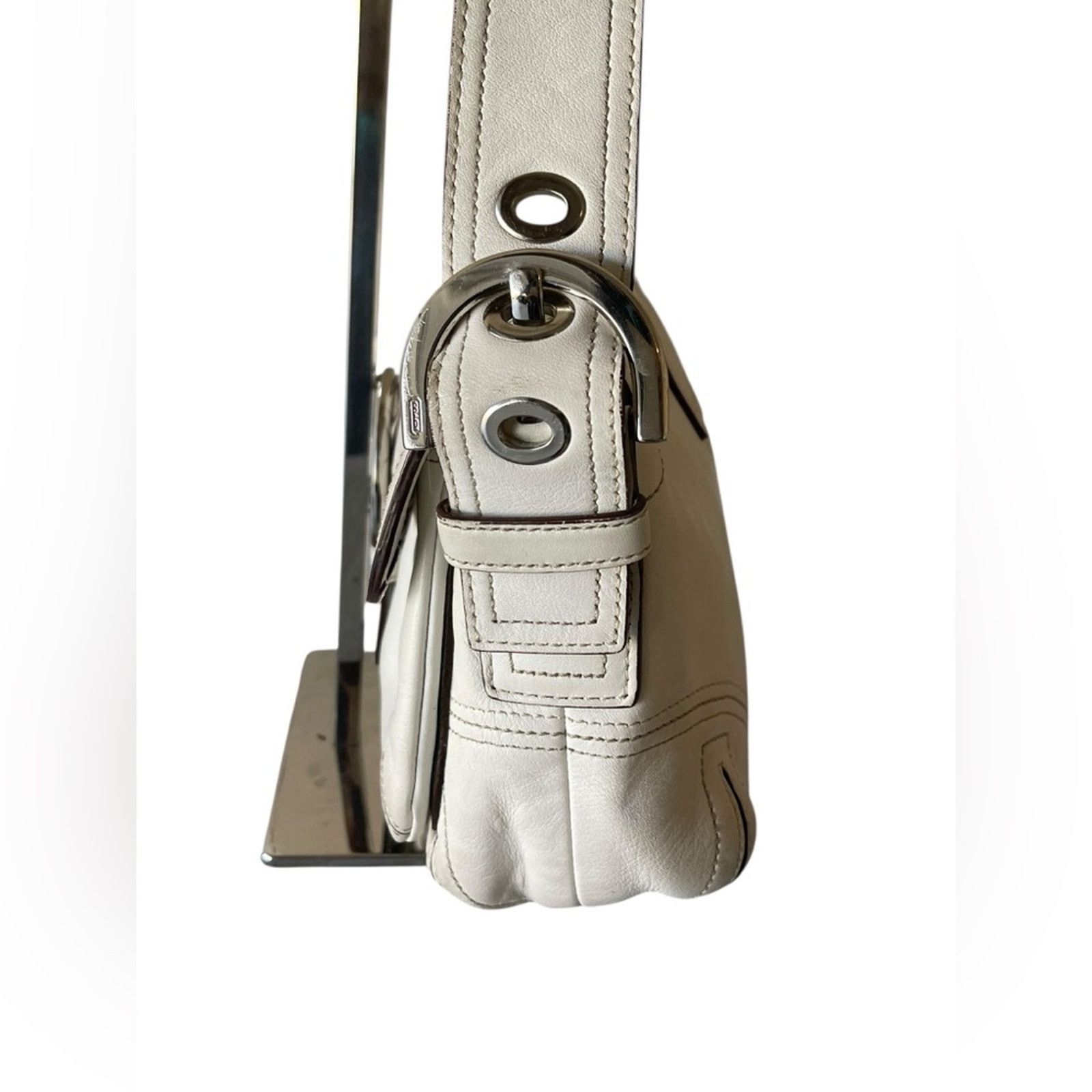 Coach Coach Soho Shoulder bag Handbag #9434 White Leather Y2K Size ONE SIZE - 6 Thumbnail