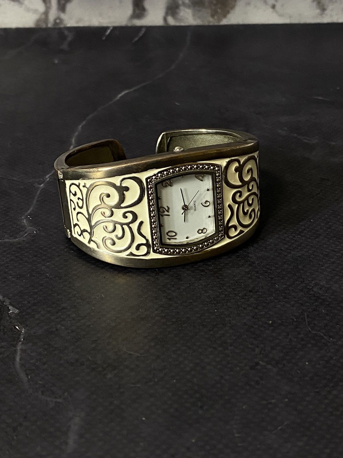 Japanese Brand Vintage Ornate Scrollwork Cuff Bracelet Watch Size ONE SIZE - 2 Thumbnail