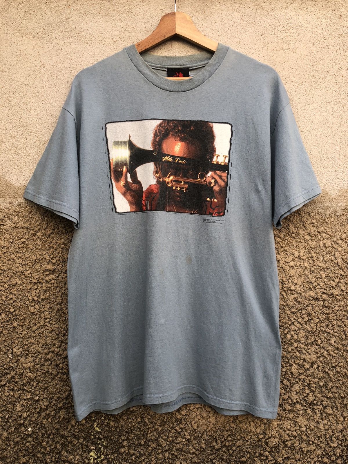 Band Tees × Vintage Rare!! Vintage 2001 Miles Davis "Signature" Tshirt Size US L / EU 52-54 / 3 - 1 Thumbnail