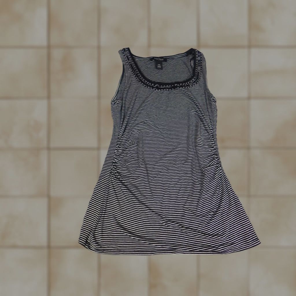 White House Black Market White House Black Market Tank Womens XS Black Crew Neck Pullover Stretch Casual Tank Top Black Solid Size XS / US 0-2 / IT 36-38 - 1 Thumbnail