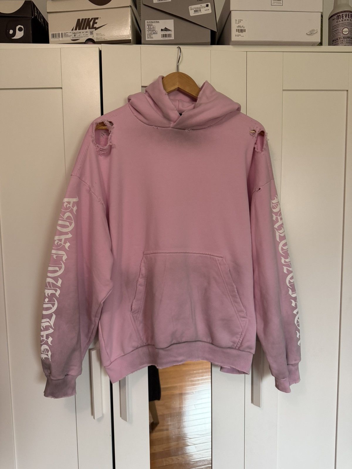 Balenciaga Balenciaga Pink Gothic Old English Logo Distressed Hoodie Size US S / EU 44-46 / 1 - 1 Thumbnail