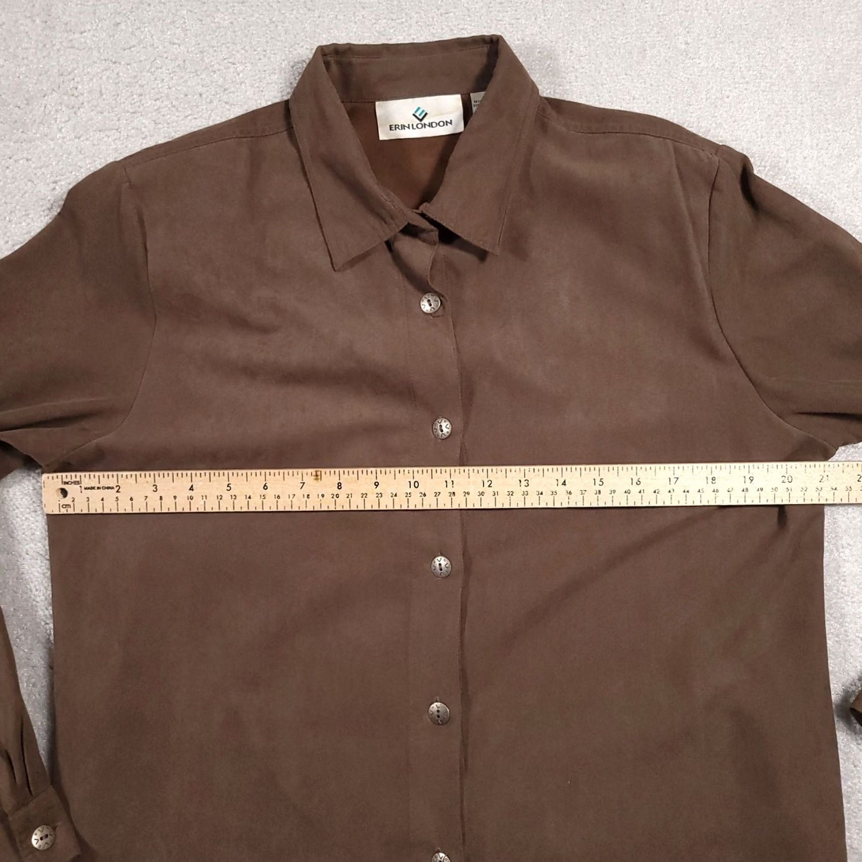 Vintage VINTAGE Erin London Button Front Shirt Women's Medium Brown Suede L/S Shoulder Pads 80s 90s, Regular, Polyester, Brown, Shirt, Womens, 2XL Size XXL / US 16-18 / IT 52-54 - 4 Thumbnail