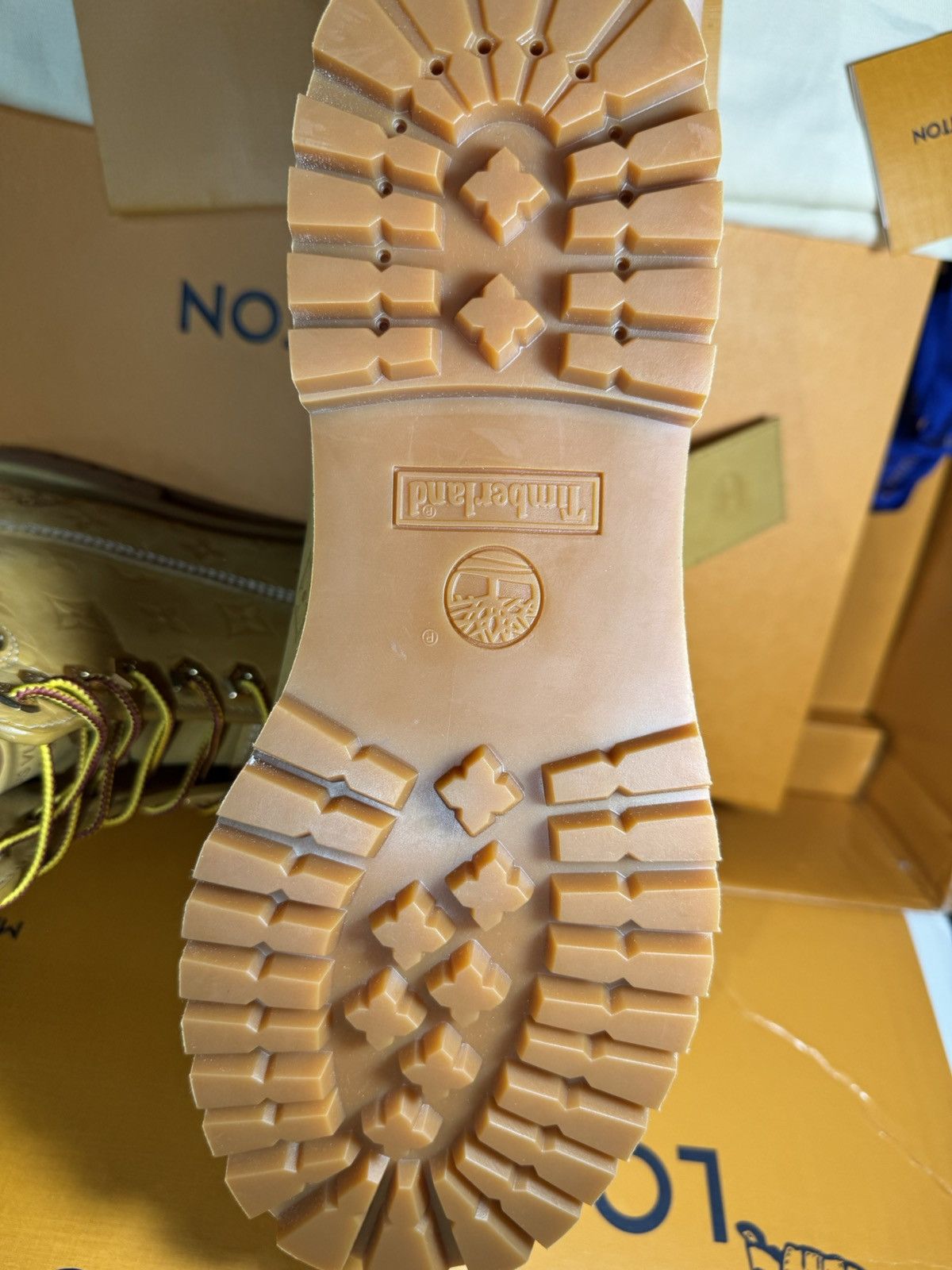 Louis Vuitton Louis Vuitton x Timberland 6-Inch Boot Monogram Size US 10.5 / EU 43-44 - 5 Thumbnail