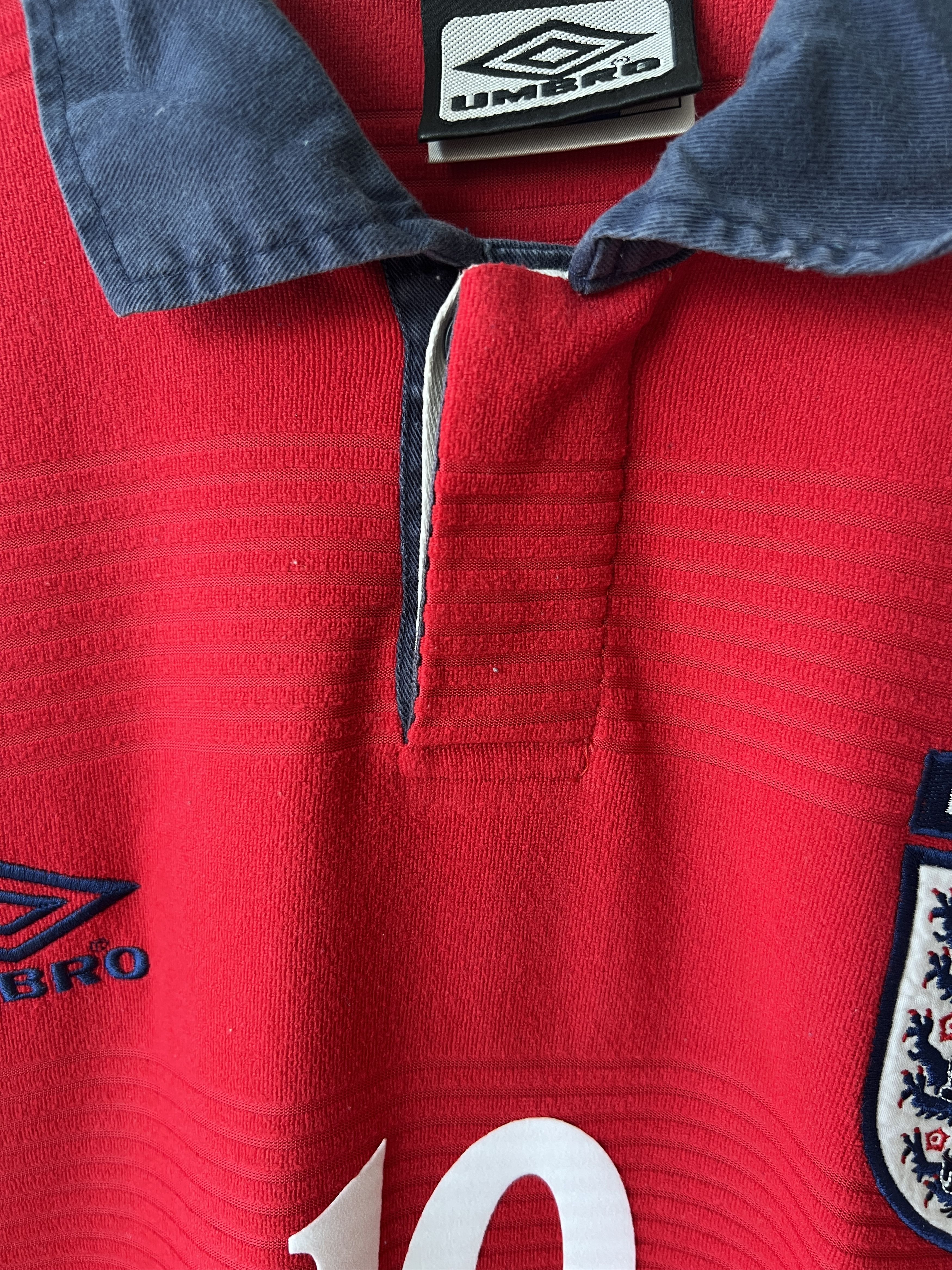 Umbro (XL) England 1999-01 Away Kit Owen #10 Size US XL / EU 56 / 4 - 6 Thumbnail