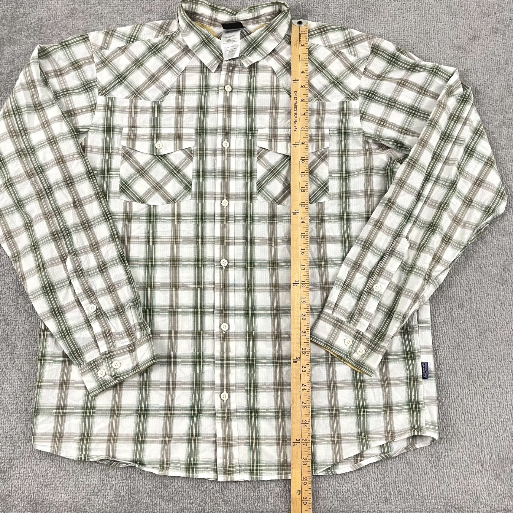 Patagonia PATAGONIA Shirt Large White Plaid Organic Cotton Button Up L/S Hiking Trail Mens Size US L / EU 52-54 / 3 - 5 Thumbnail