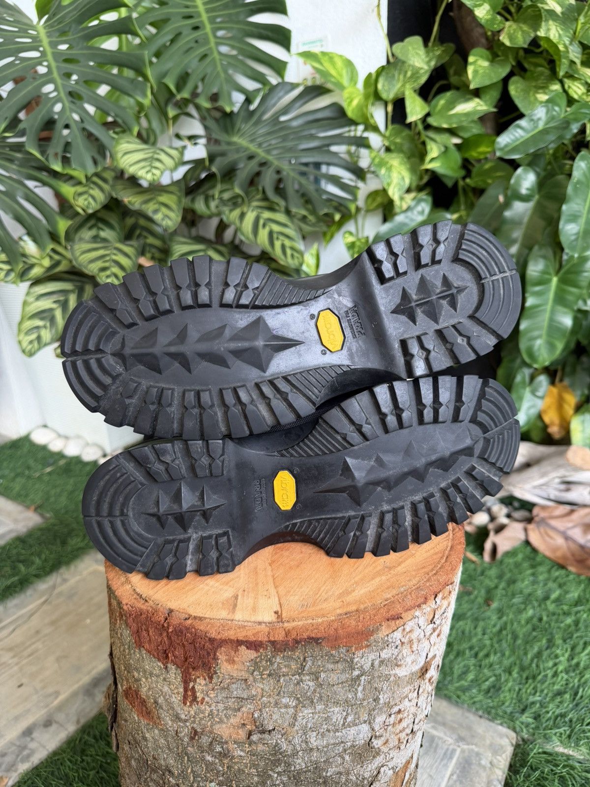 Prada PRICE DROP!! Vintage Prada Linea Rossa Vibram Sole Size US 7 / IT 37 - 7 Thumbnail