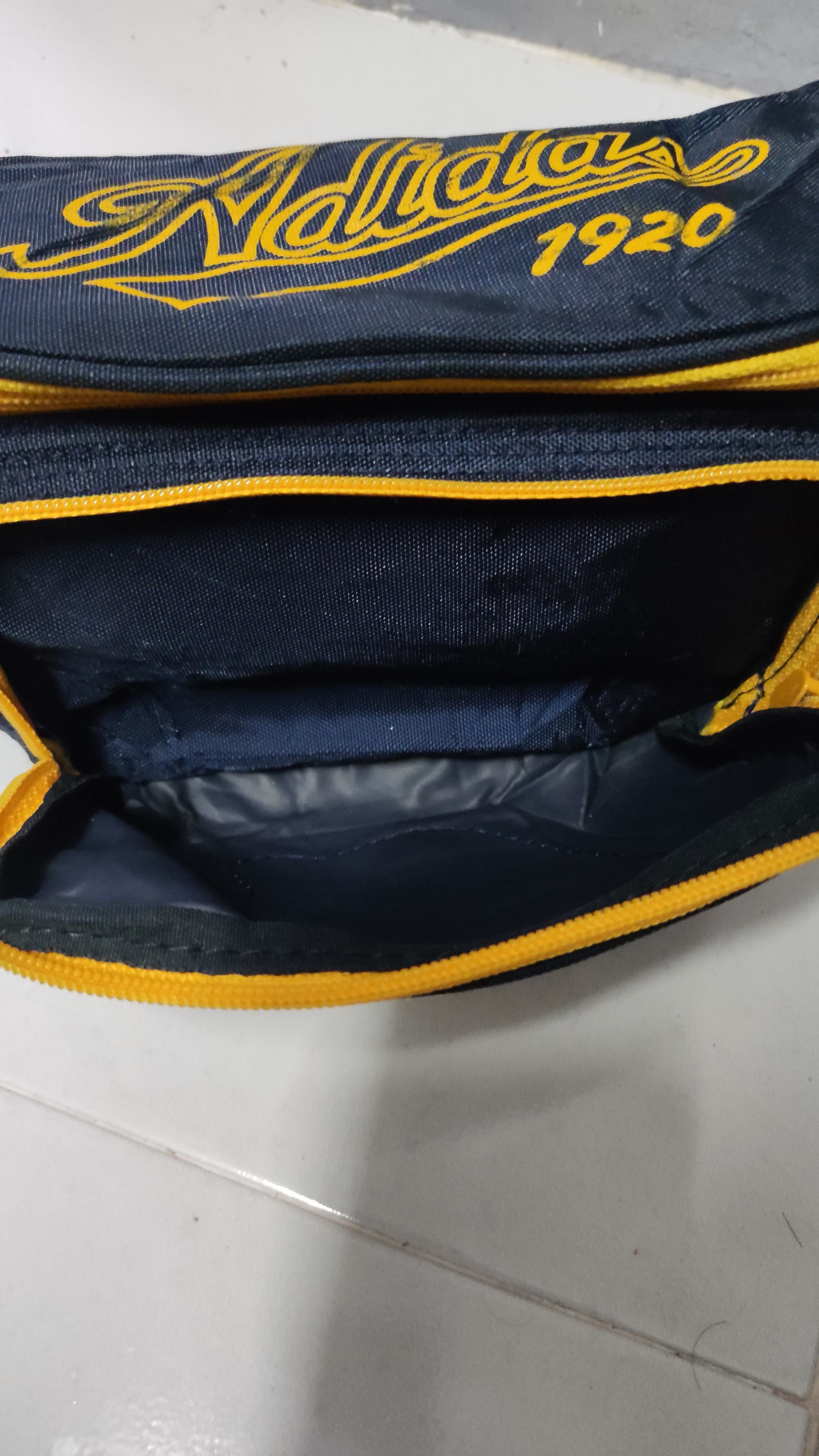 Adidas × Vintage 🔥OFFER🔥 VINTAGE POUCH BAG /WEIST BAG ADIDAS SPORT CLUB Size ONE SIZE - 10 Thumbnail