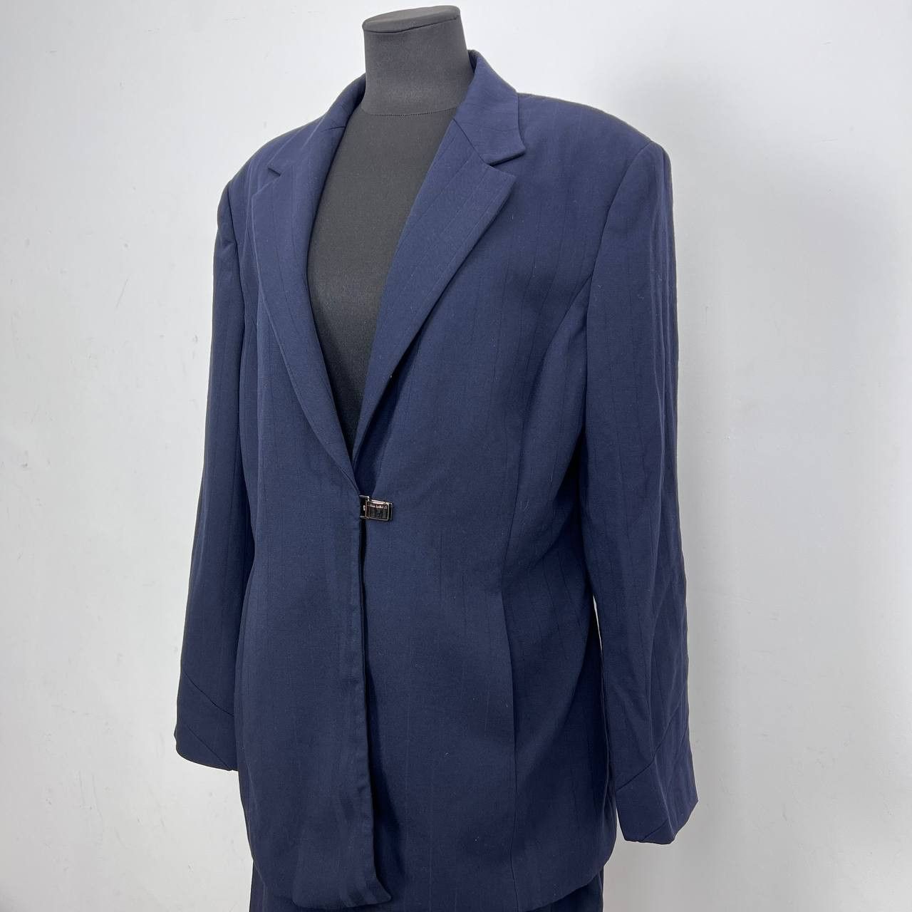Versace Vintage Versace Navy Striped Skirt Suit Set Professional Size XL / US 12-14 / IT 48-50 - 3 Thumbnail