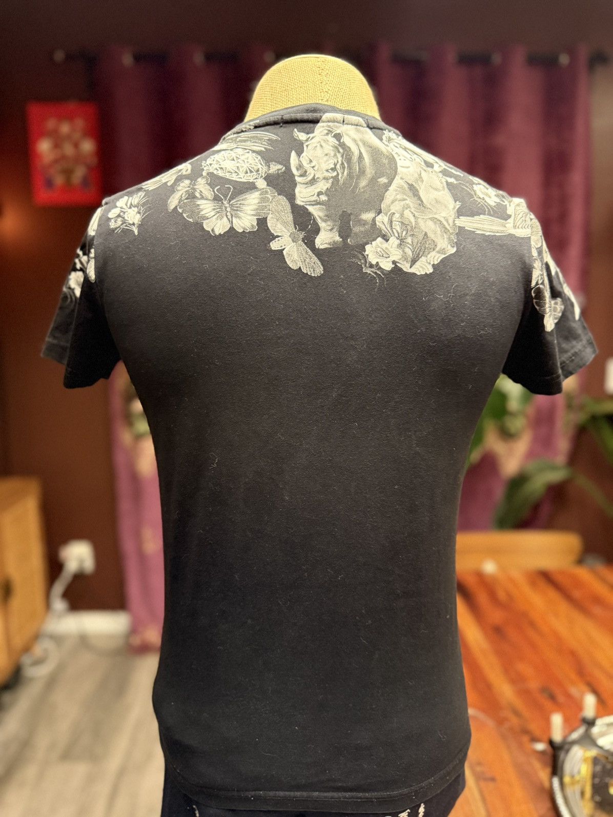 Other Bold Black Tee with Wildlife Art Size US S / EU 44-46 / 1 - 7 Thumbnail