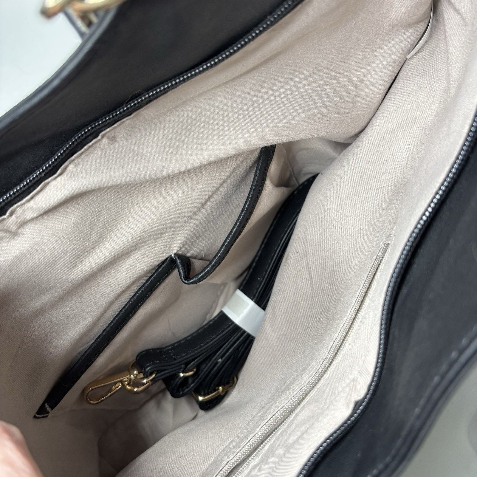 Other MKF Collection City Purse by Mia K Farrow Black Soft Vegan Size ONE SIZE - 7 Thumbnail