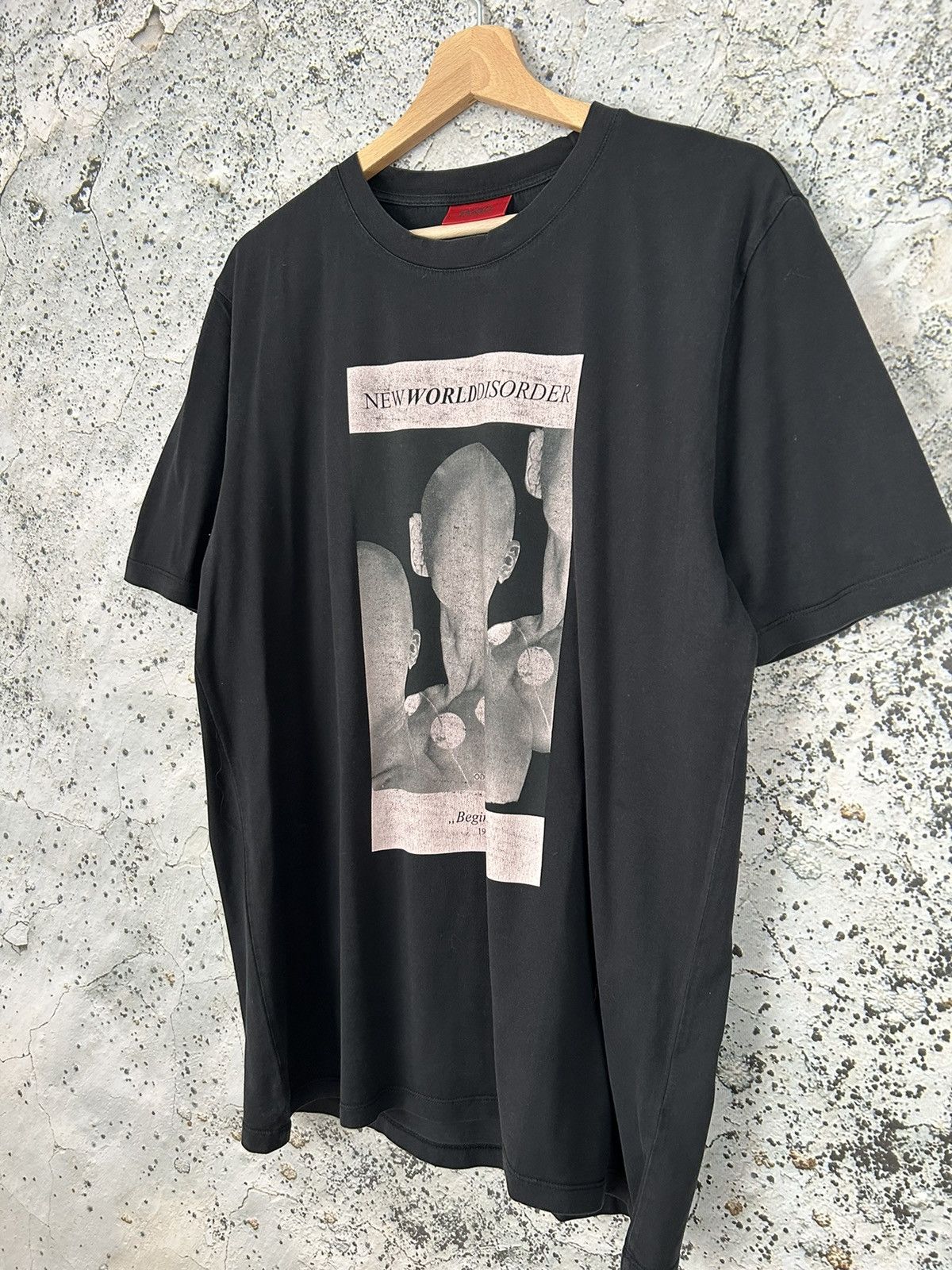 Hugo Boss Vintage New World Disorder Hugo Boss Graphic Tee Punk Size US L / EU 52-54 / 3 - 2 Thumbnail