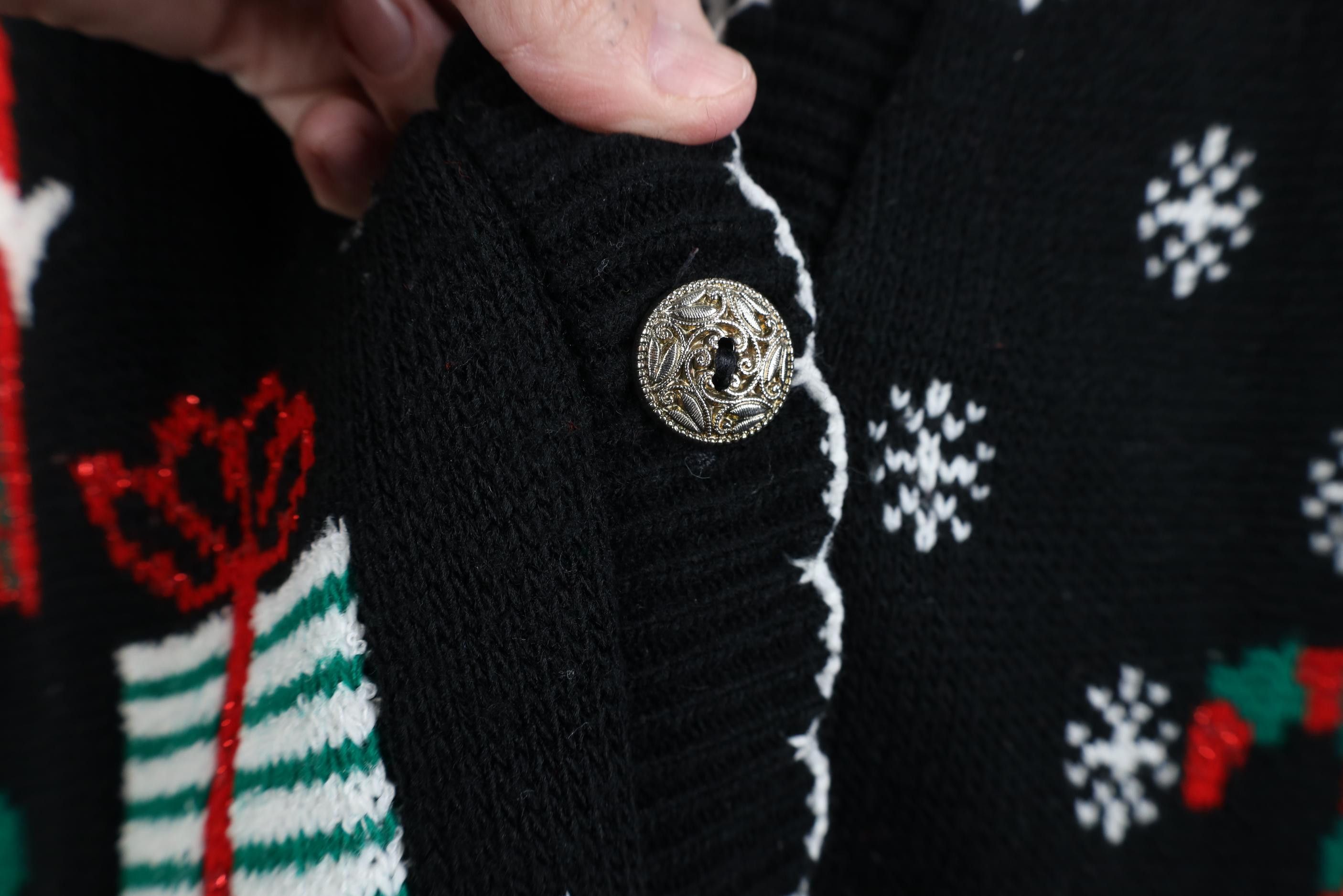 Vintage Vintage 90s Christmas Bear Present Knit Cardigan Sweater USA Size L / US 10 / IT 46 - 6 Thumbnail