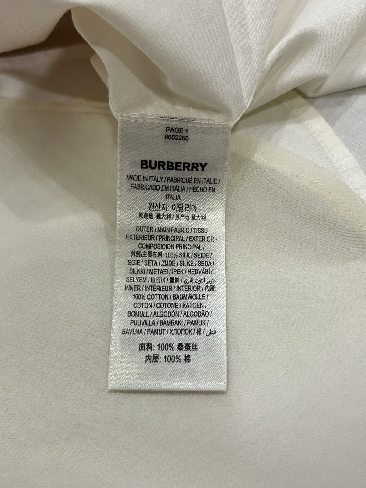 Burberry Burberry Universal Passport Button Up Size US M / EU 48-50 / 2 - 4 Thumbnail
