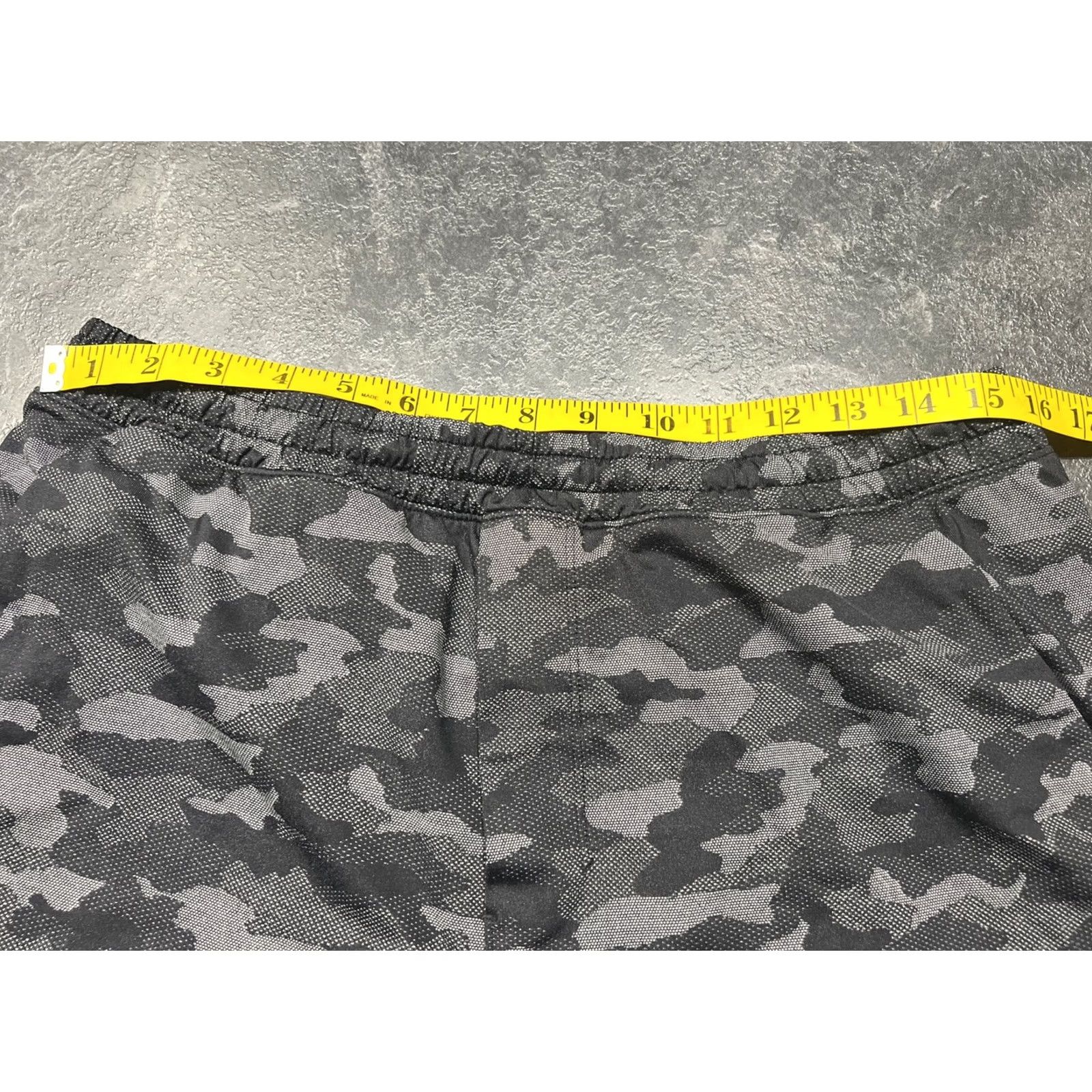Lululemon Lululemon Mens XL Ventegated Camo Pace Breaker Lined Shorts Size US 36 / EU 52 - 5 Thumbnail