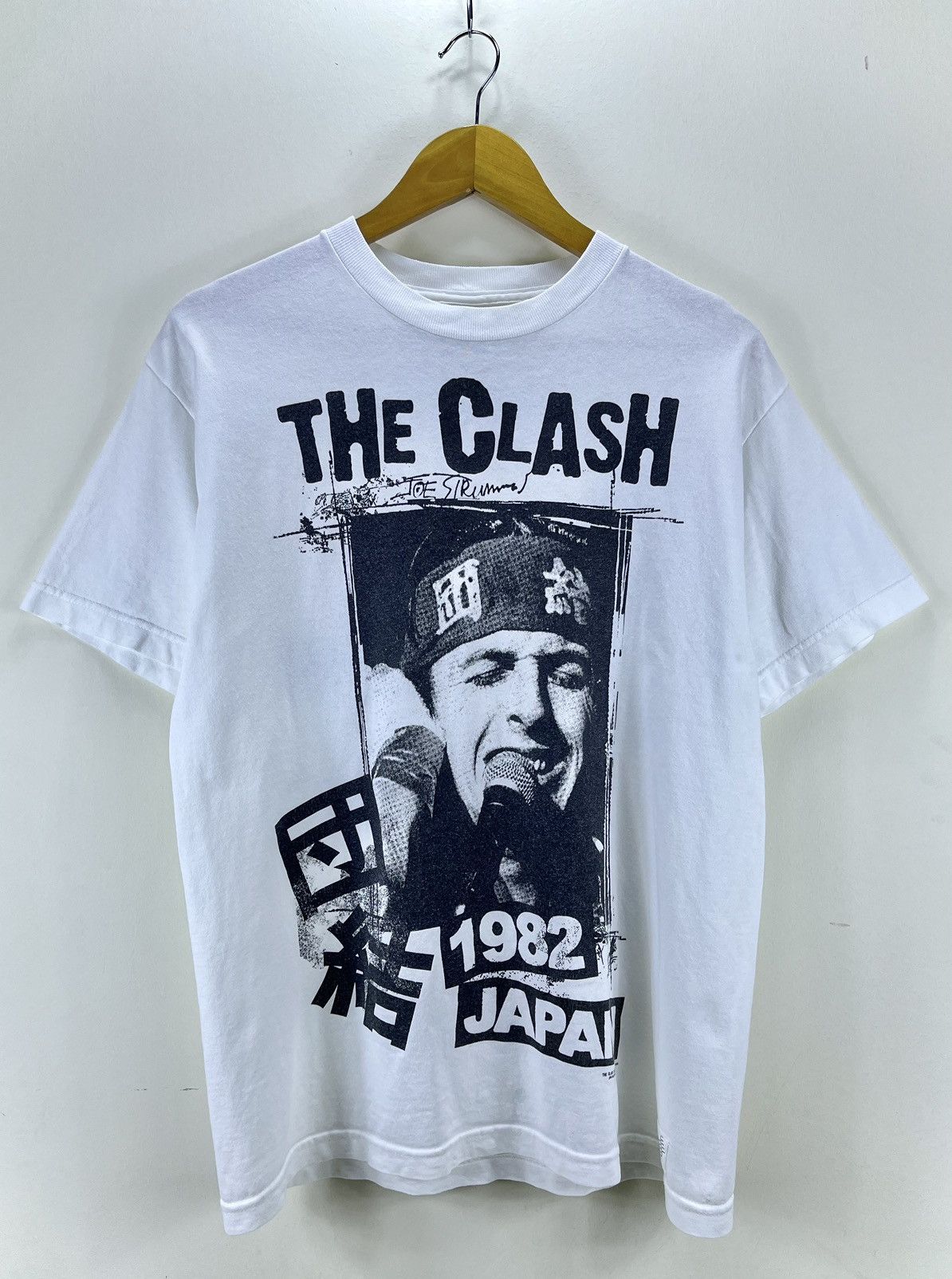 Band Tees Vintage The Clash Tour Japan 1982 RARE PIECES!! Size US M / EU 48-50 / 2 - 2 Thumbnail