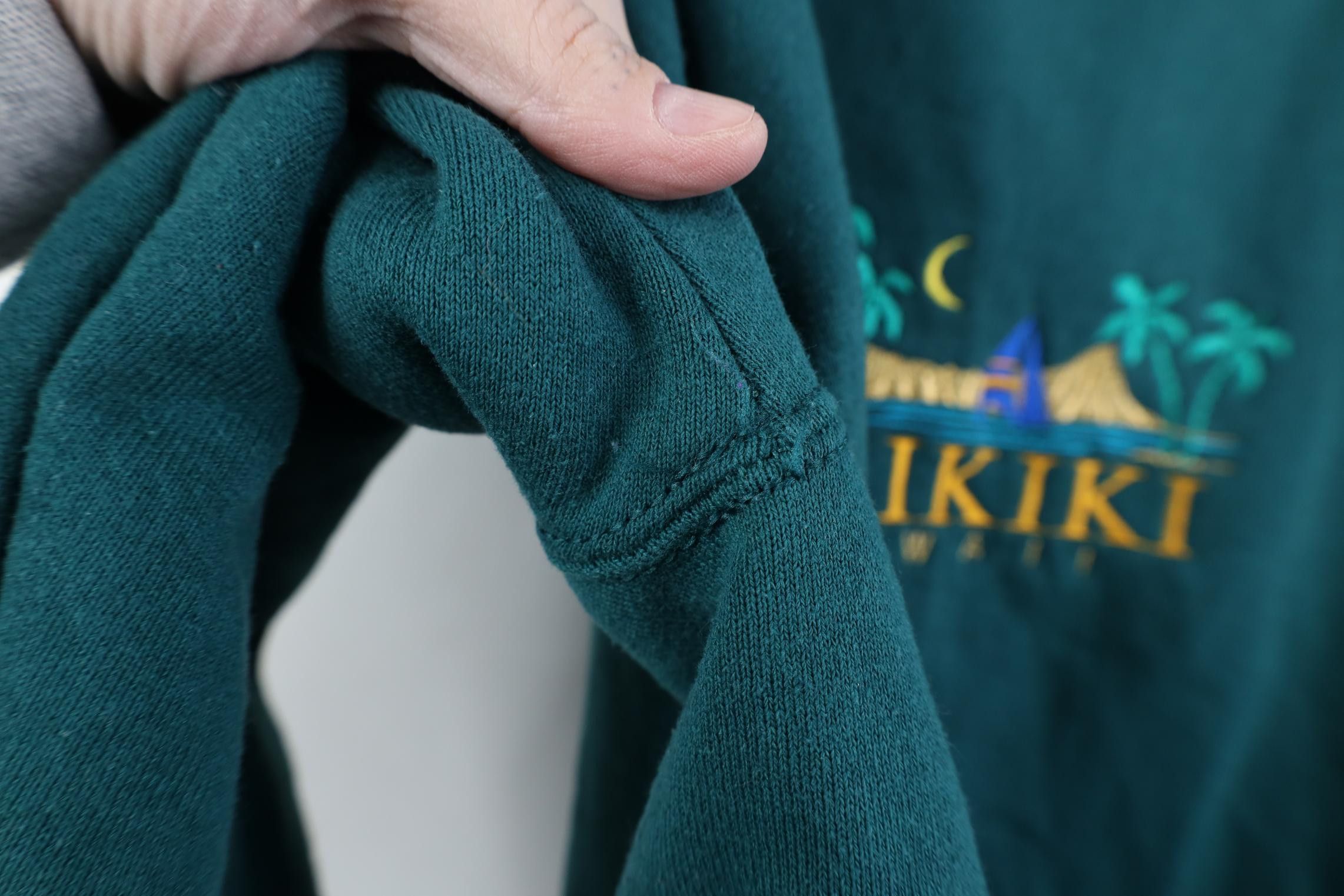 Vintage Vintage 90s Streetwear Waikiki Hawaii Sweatshirt USA Size US L / EU 52-54 / 3 - 7 Thumbnail