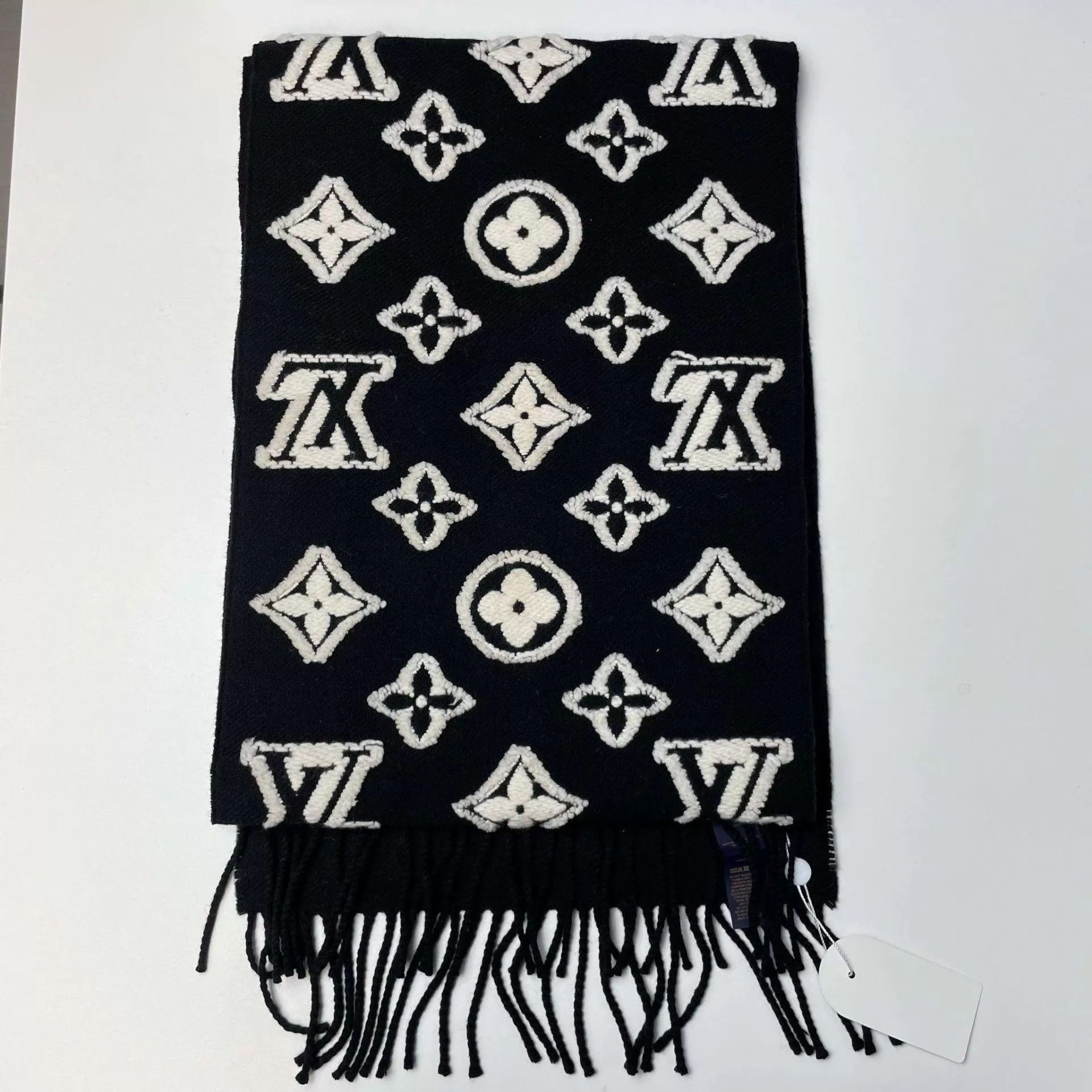 Louis Vuitton LV Full Print 3D Embossed Black White Colorblock Scarf Size ONE SIZE - 1 Thumbnail