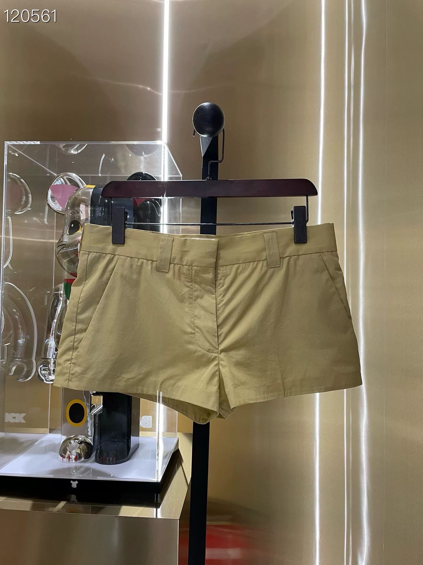 Miu Miu Miu Miu Summer Straight-Leg Shorts Size 38" / US 16 / IT 52 - 1 Thumbnail
