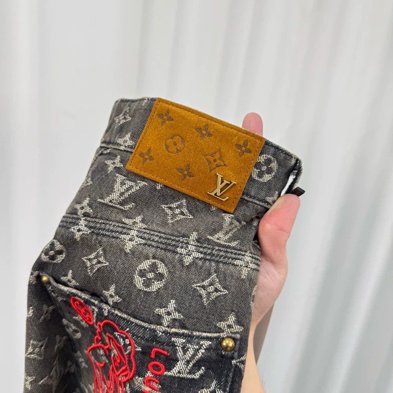 Louis Vuitton Louis Vuitton Red thread embroidered presbyopic full-print Size US 28 / EU 44 - 6 Thumbnail