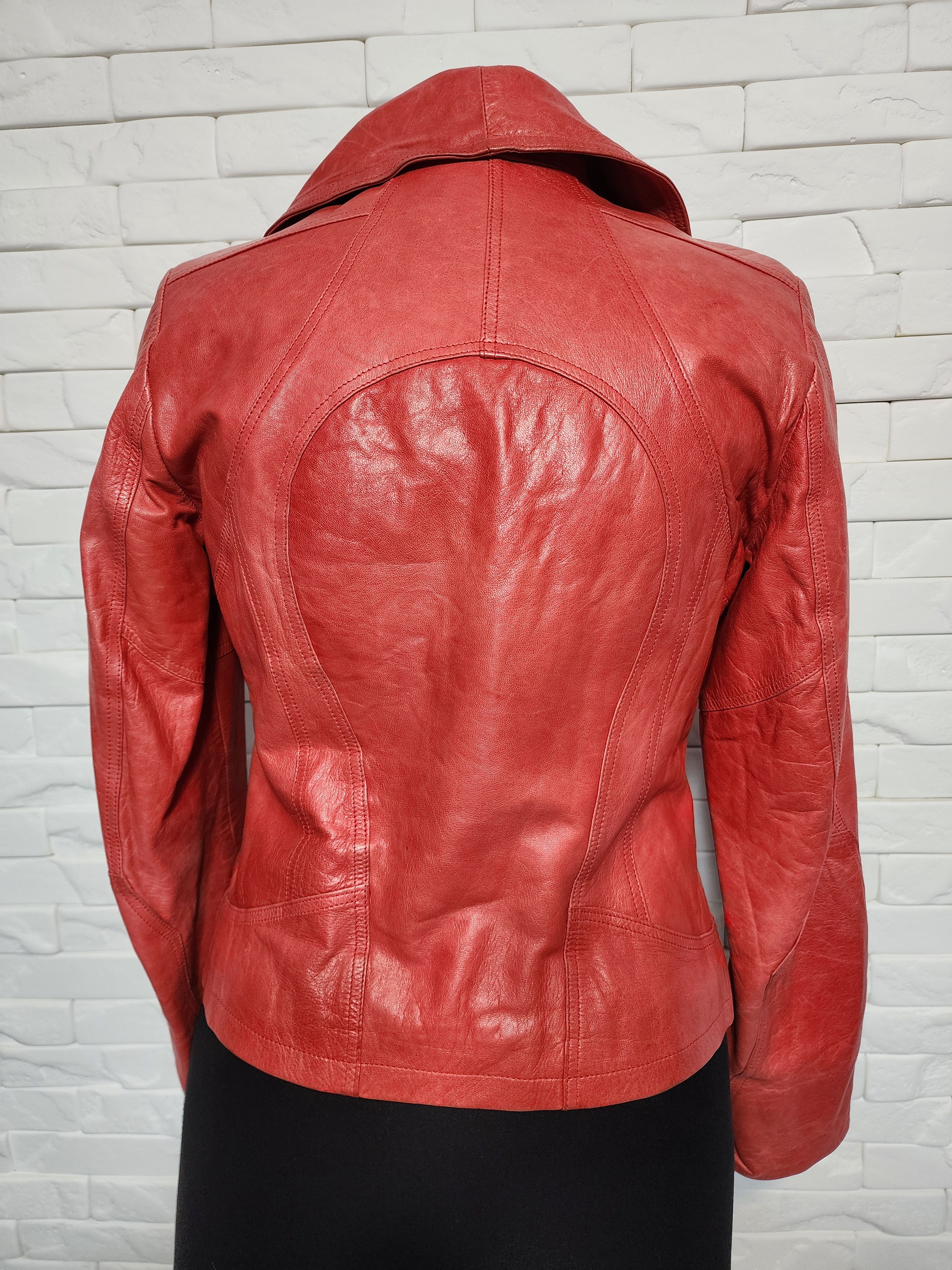 Designer Women's red leather jacket. Size M / US 6-8 / IT 42-44 - 4 Thumbnail