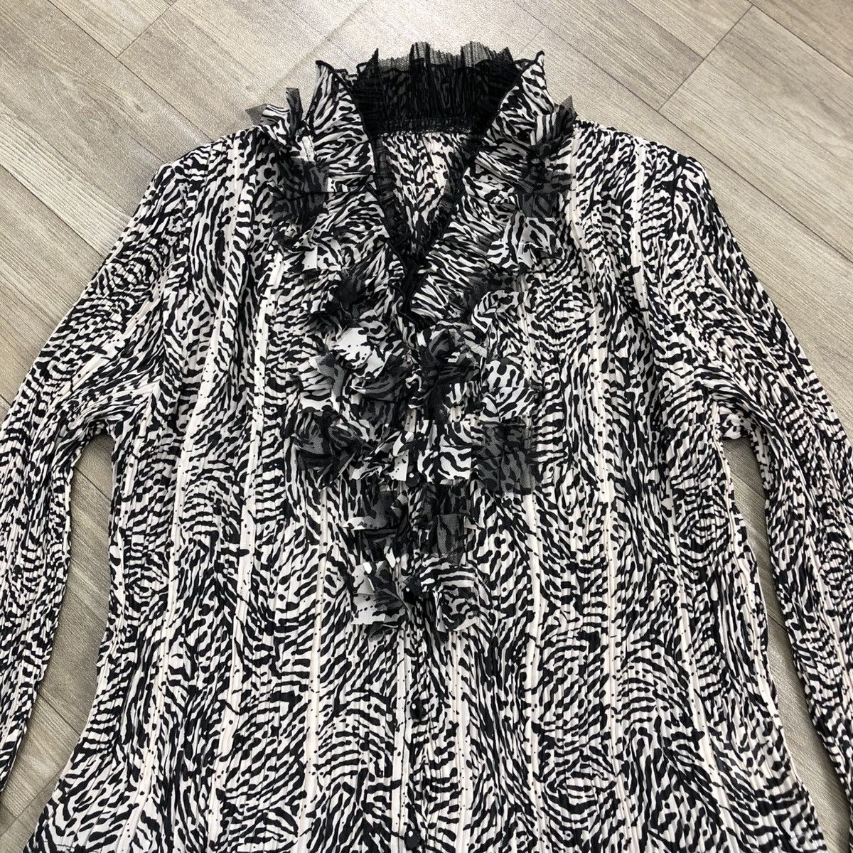 Japanese Brand × Vintage Issey Miyake Pleats Please Inspired Voltaire Abstract Blouse Size M / US 6-8 / IT 42-44 - 2 Thumbnail