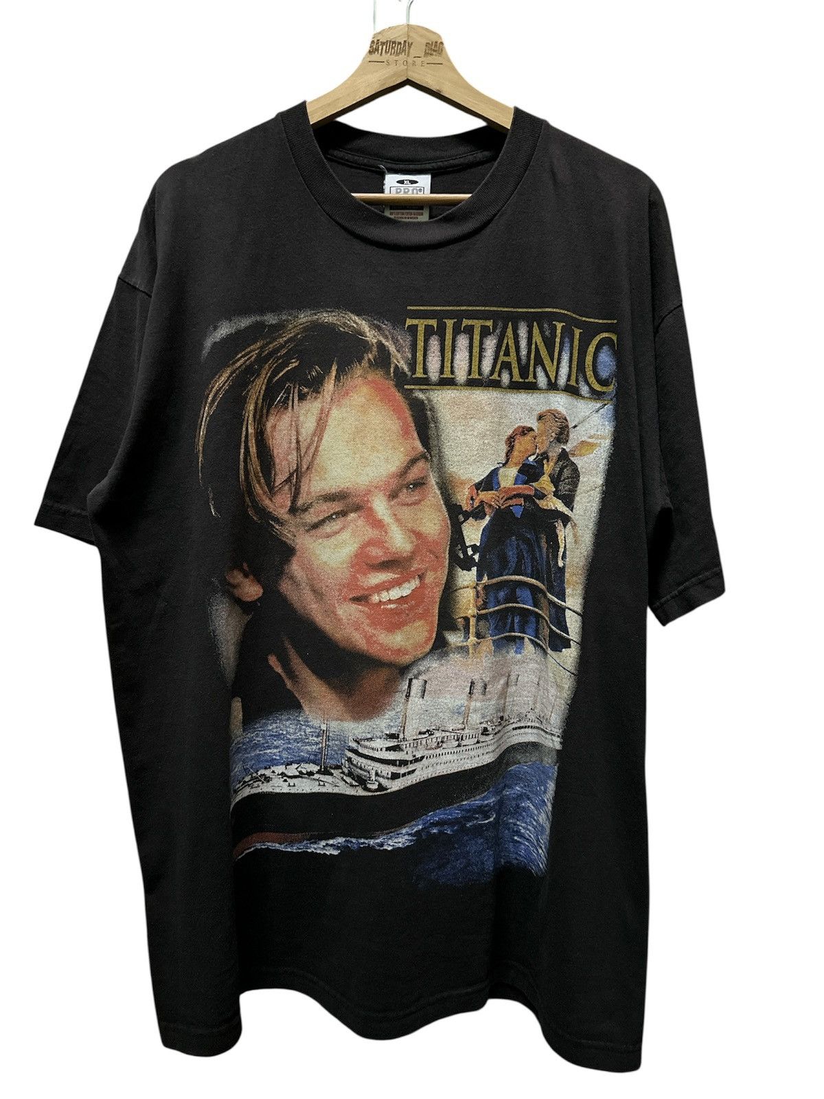 Vintage Movie Titanic Leonardo Dicaprio & Kate Winslet Bootleg Size US XL / EU 56 / 4 - 1 Thumbnail