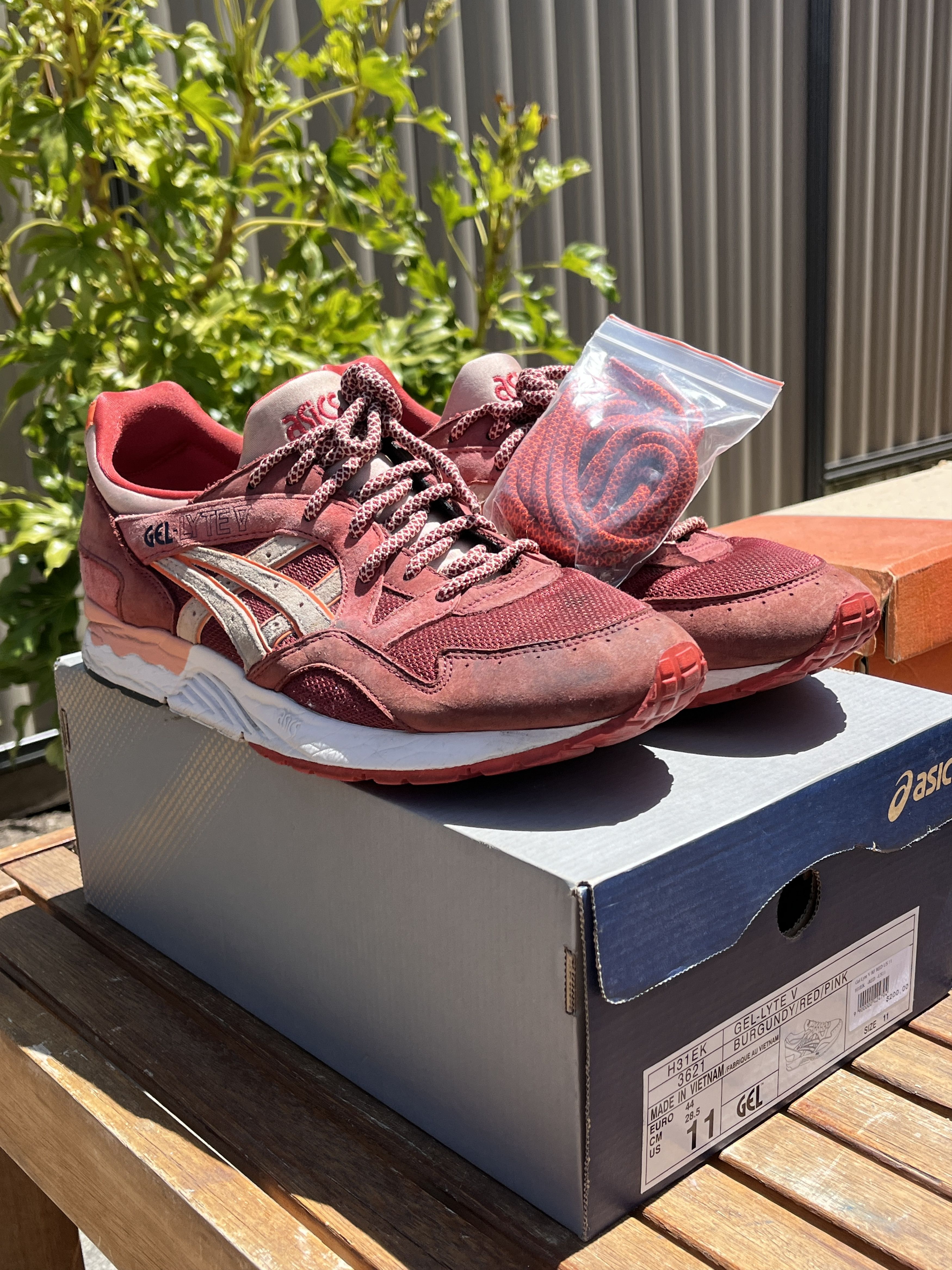 Asics × Ronnie Fieg Asics Gel Lyte V “Volcano” – Ronnie Fieg | US 10 Size US 10 / EU 43 - 2 Thumbnail