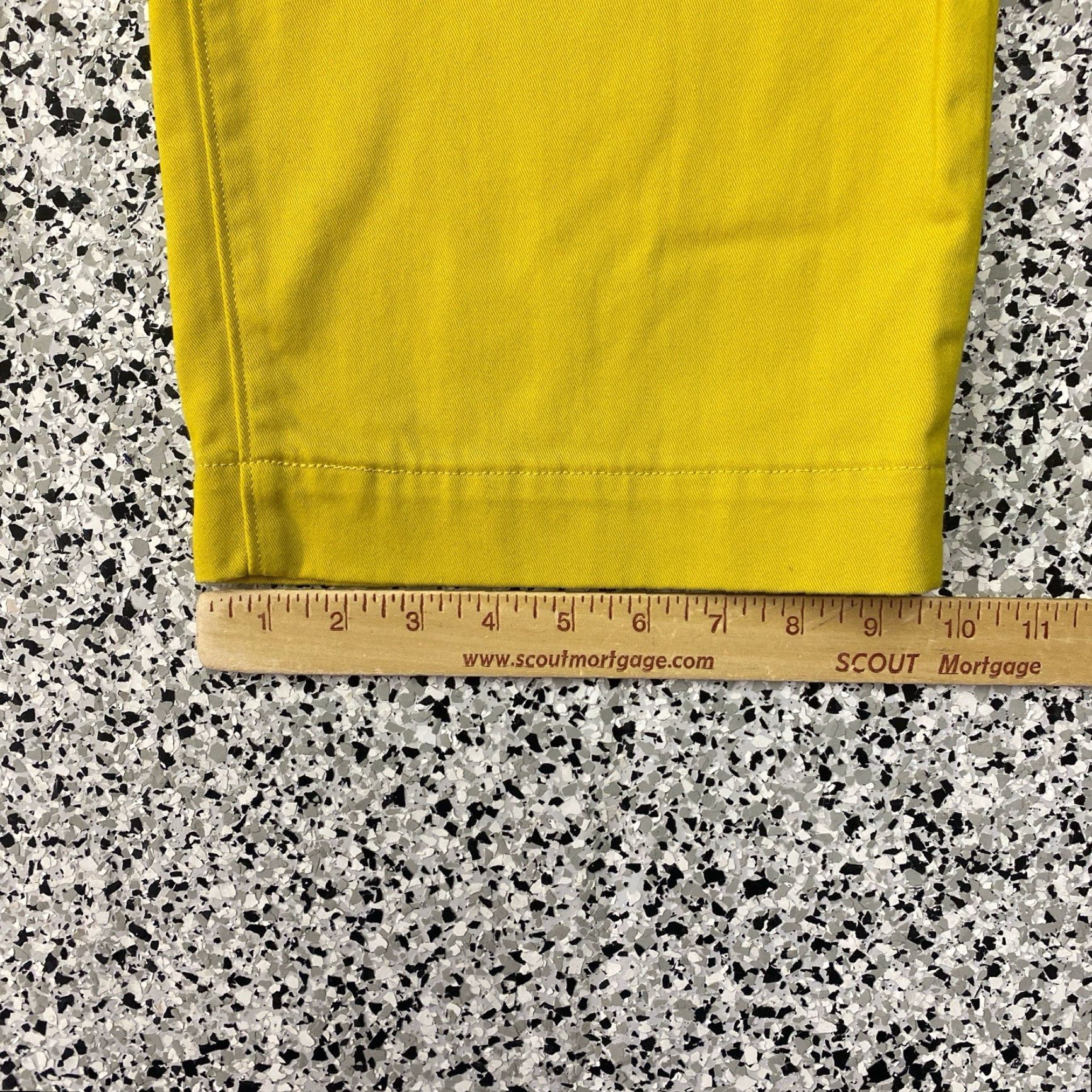 Levi's Levi's Strauss Loose Chinos Pants Mens 32x29 Yellow Cotton Blend Logo Casual 90s? Nope (not vintage) Size US 32 / EU 48 - 2 Thumbnail