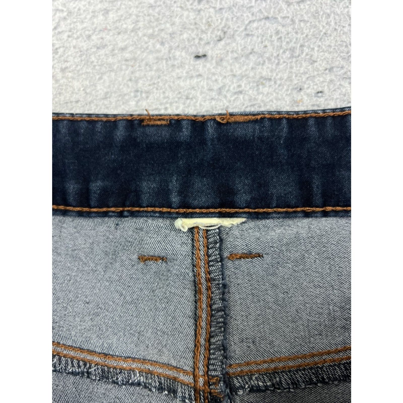 Denime FABRIZIO GIANNI Shorts Womens 31 Blue Denim Distressed Cut-Off Mid 31x5 Jeans 5 in Inseam Vintage No Casual Cotton Blend Zip Pockets Size 24" / US 00 / IT 34 - 7 Thumbnail