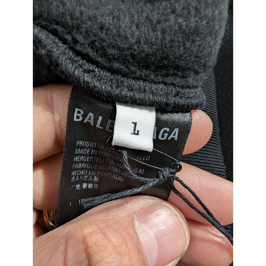 Balenciaga o1rshd1 Hoodie in Black Size US S / EU 44-46 / 1 - 15 Thumbnail