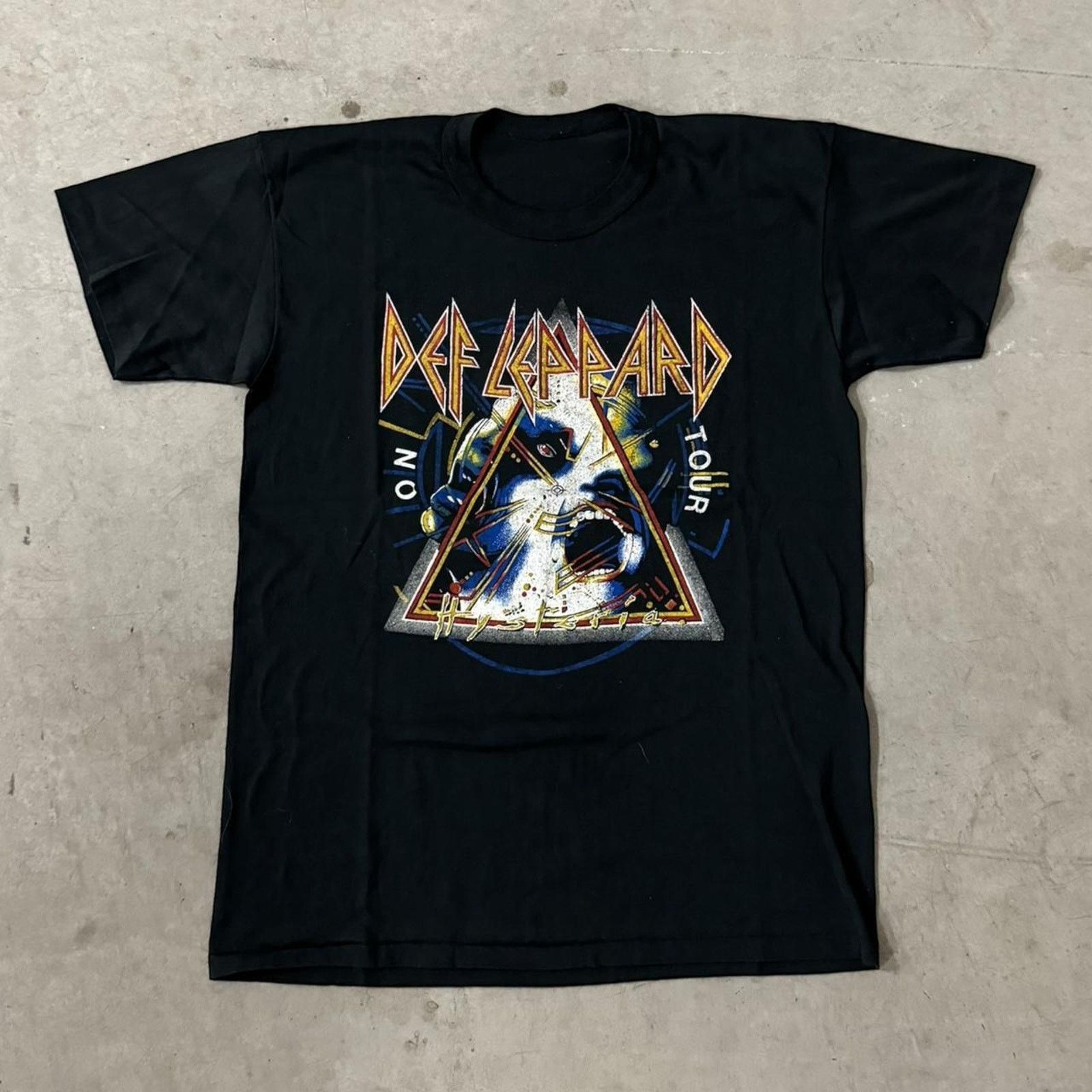 Vintage Vintage 1988 Def Leppard Tee Size US XL / EU 56 / 4 - 1 Thumbnail