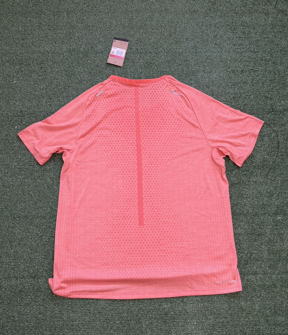 Nike Nike Shirt Men Large Dri-FIT ADV Run Division Tech Knit Size US L / EU 52-54 / 3 - 4 Thumbnail