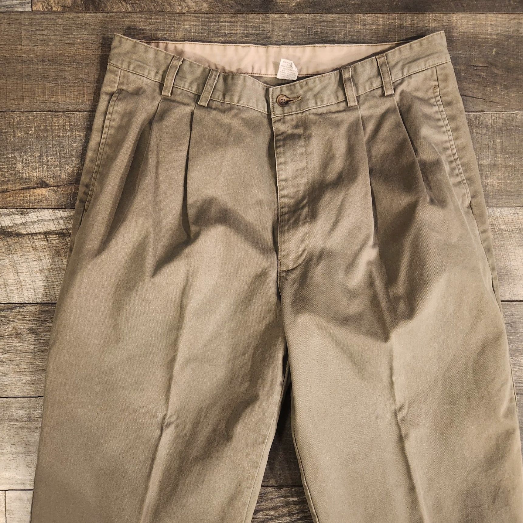 Banana Republic VINTAGE Banana Republic Pleated Cuffed Chino Pants 35 X 29 Olive Green Shirt? Size US 35 - 3 Thumbnail