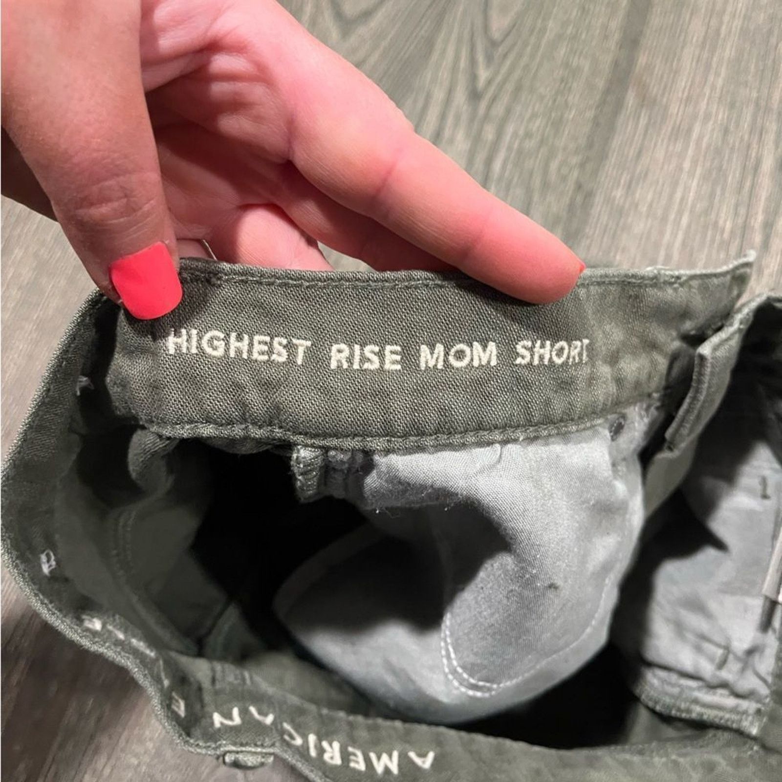 American Eagle Outfitters American Eagle Highest Rise Mom Shorts Distressed Raw Size 27" / US 4 / IT 40 - 7 Thumbnail