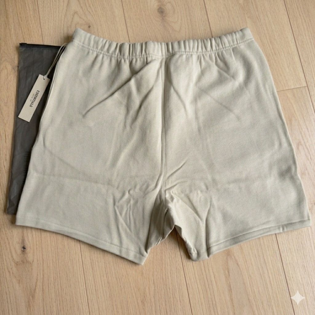 Essentials FEAR OF GOD ESSENTIAL WHEAT SHWEATSHORT Size US 39 - 2 Thumbnail