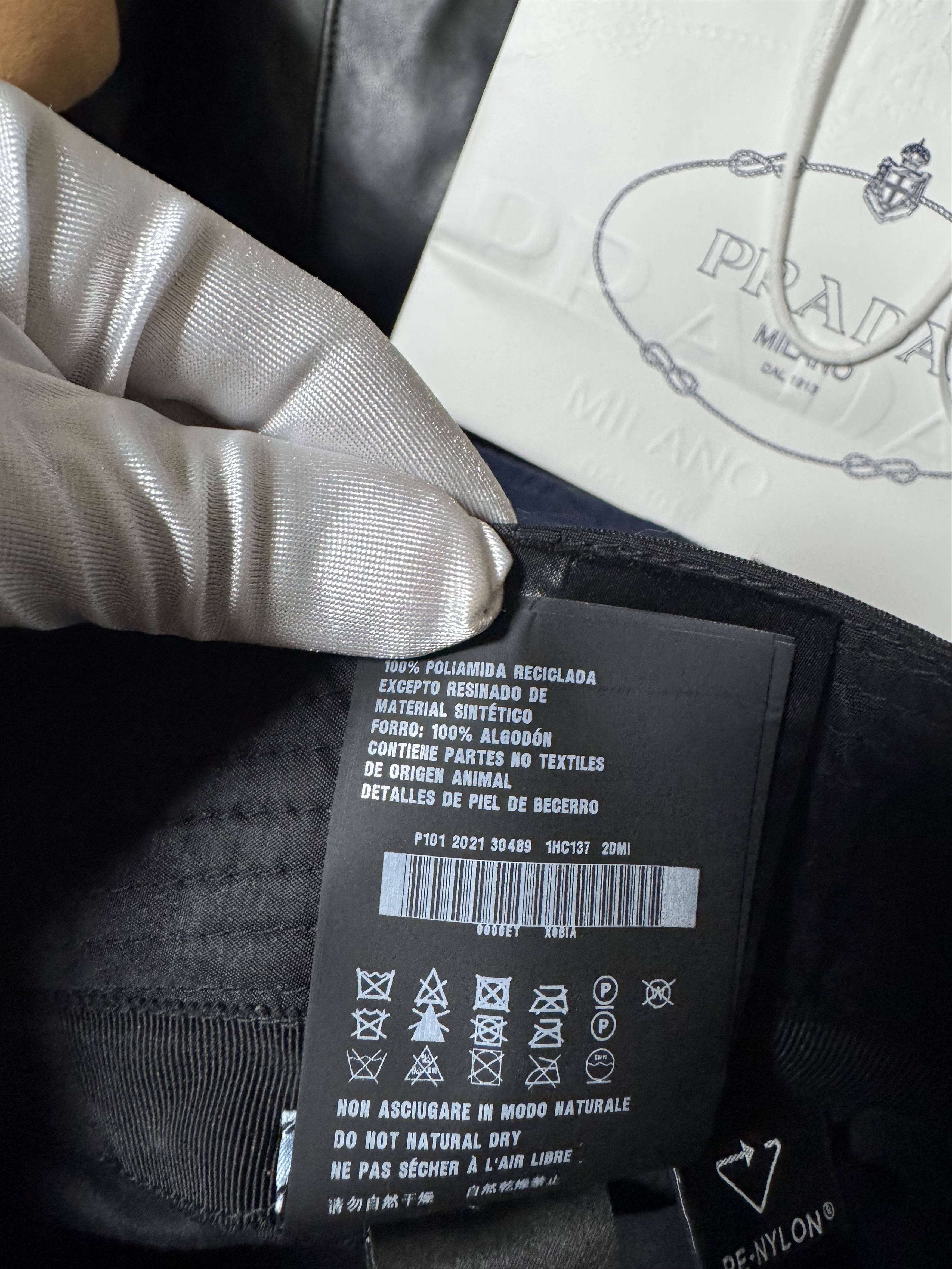 Prada Prada Black Re-Nylon Bucket Hat Size ONE SIZE - 7 Thumbnail