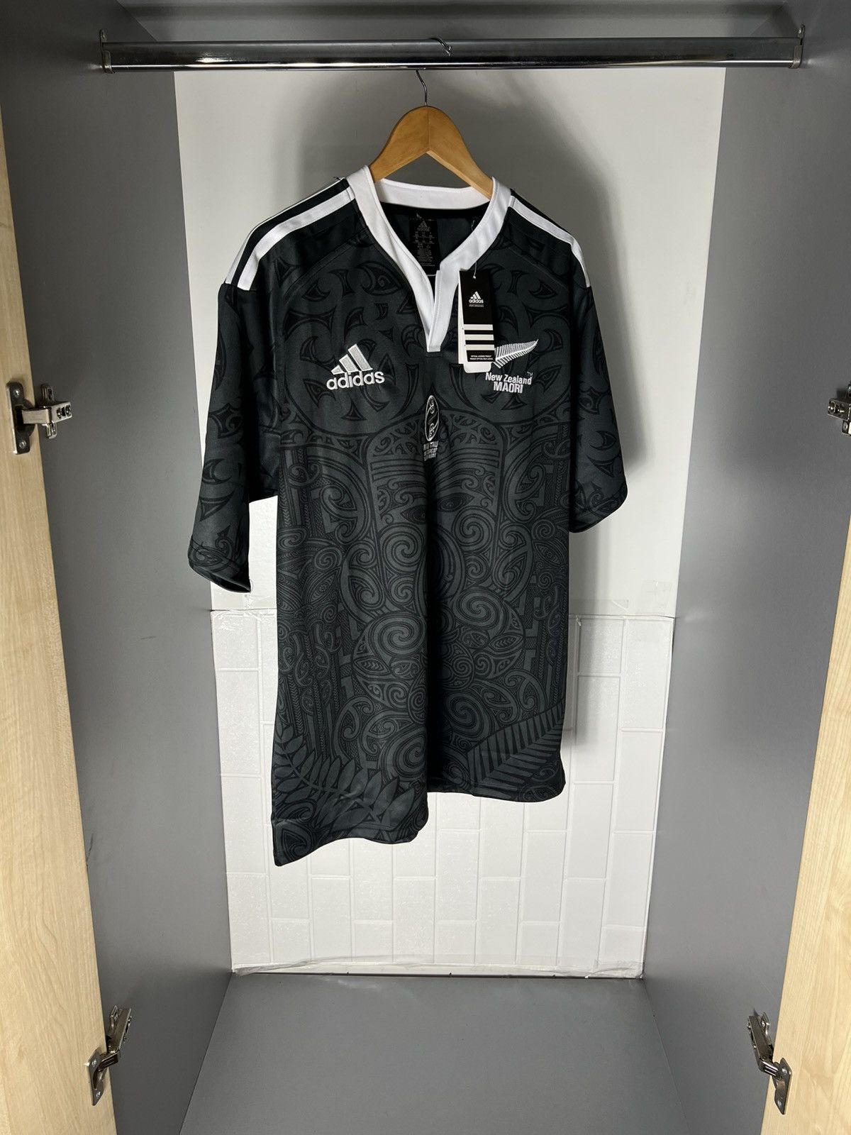 Adidas VINTAGE ADIDAS NEW ZEALAND MAORI NRL RUGBY JERSEY RETRO Y2K Size US XXL / EU 58 / 5 - 6 Thumbnail