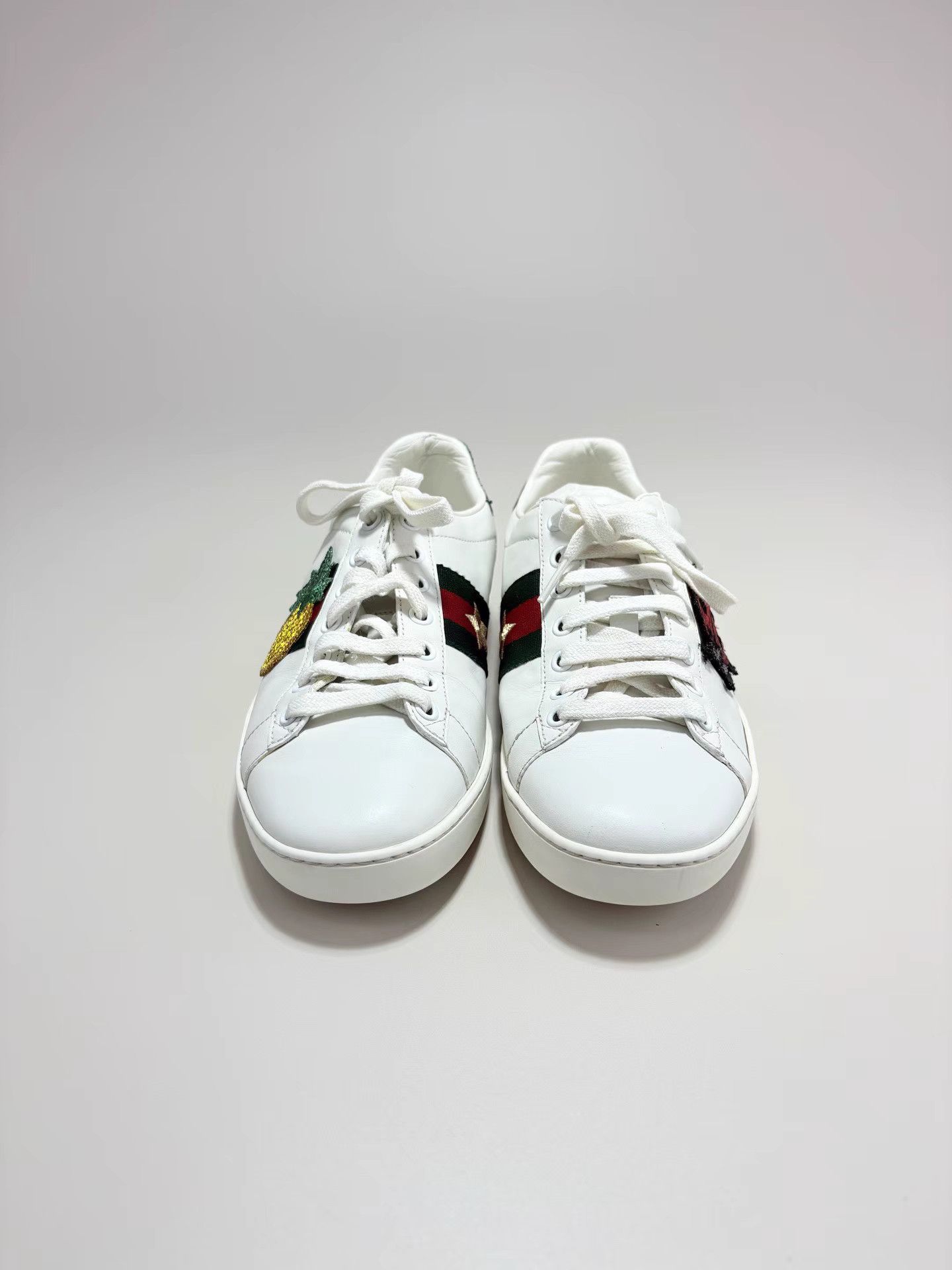 Gucci GUCCI Pineapple & Ladybug White Sneakers K1 Size US 5.5 / IT 35.5 - 2 Thumbnail