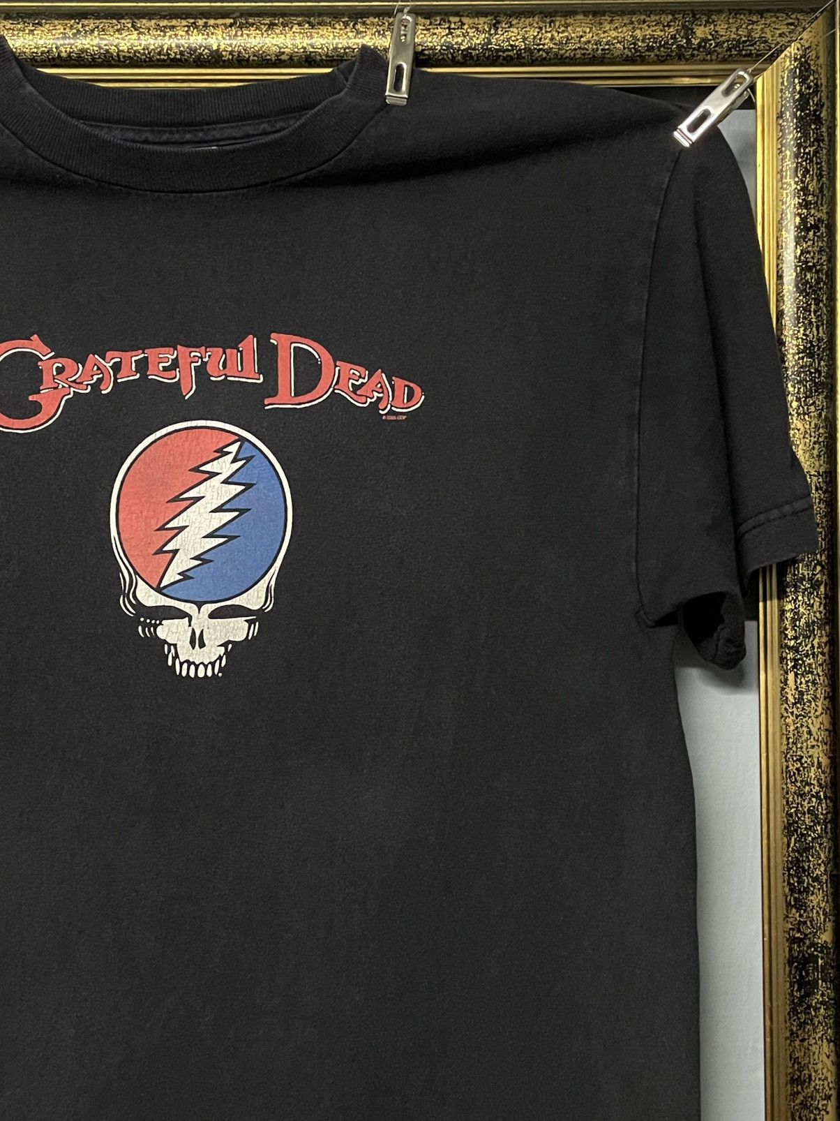 Vintage Vintage Original Grateful Dead Skull Sunfaded Music Tshirt Size US M / EU 48-50 / 2 - 5 Thumbnail