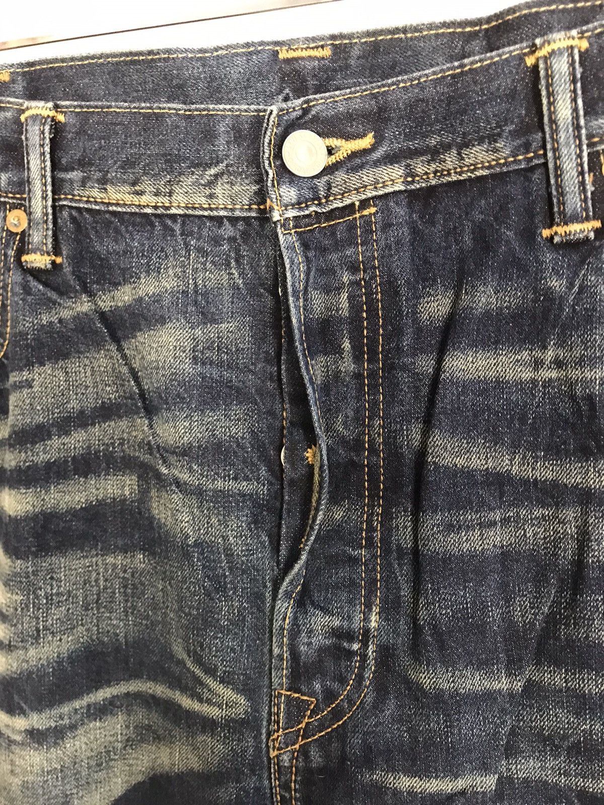 Levi's Vintage Clothing Levi's Lot 501 Button Fly Natural Faded Whisker Denim Jeans Size US 40 / EU 56 - 5 Thumbnail