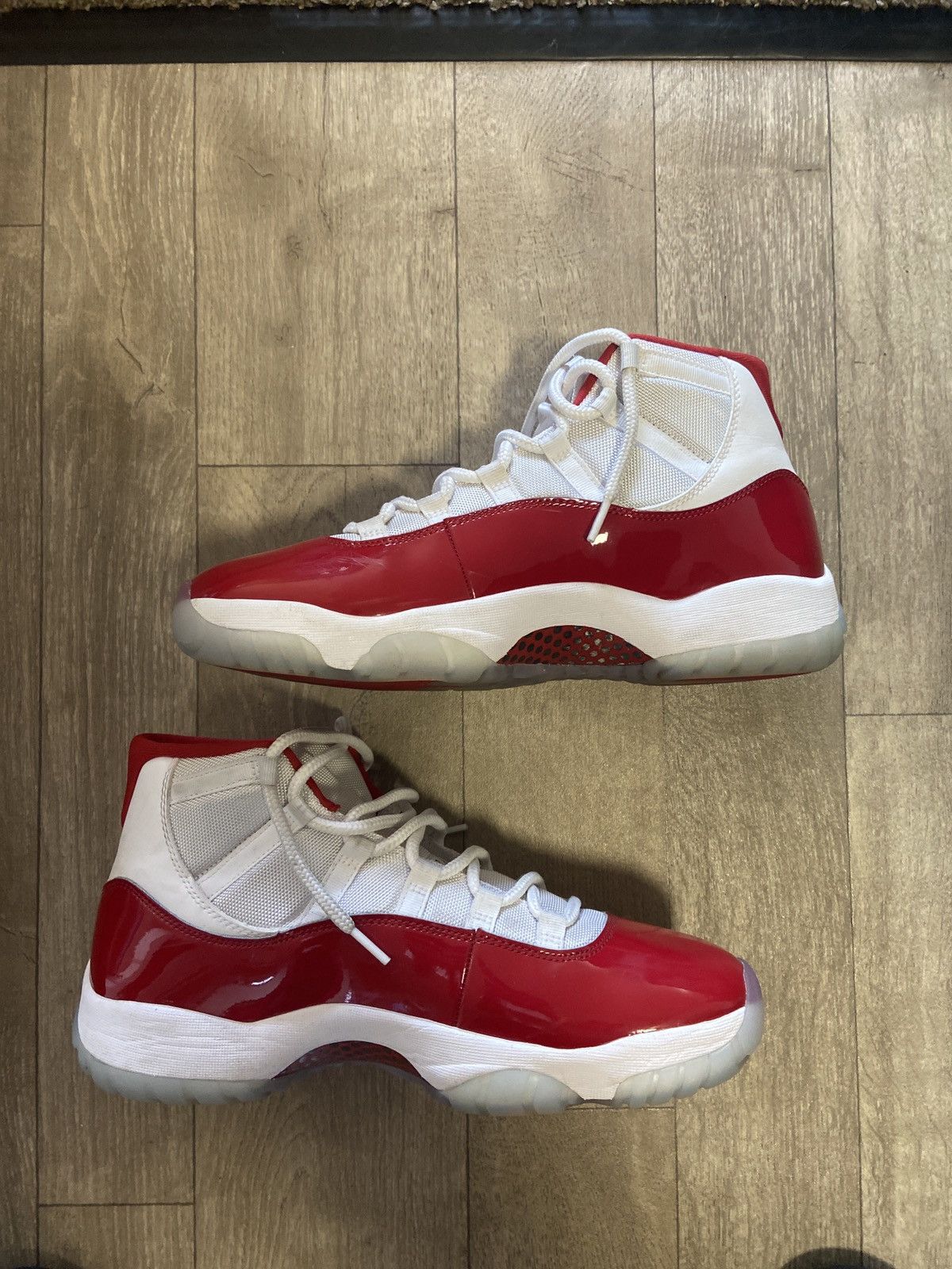 Jordan Brand Jordan 11 cherry size 12 Size US 12 / EU 45 - 2 Thumbnail