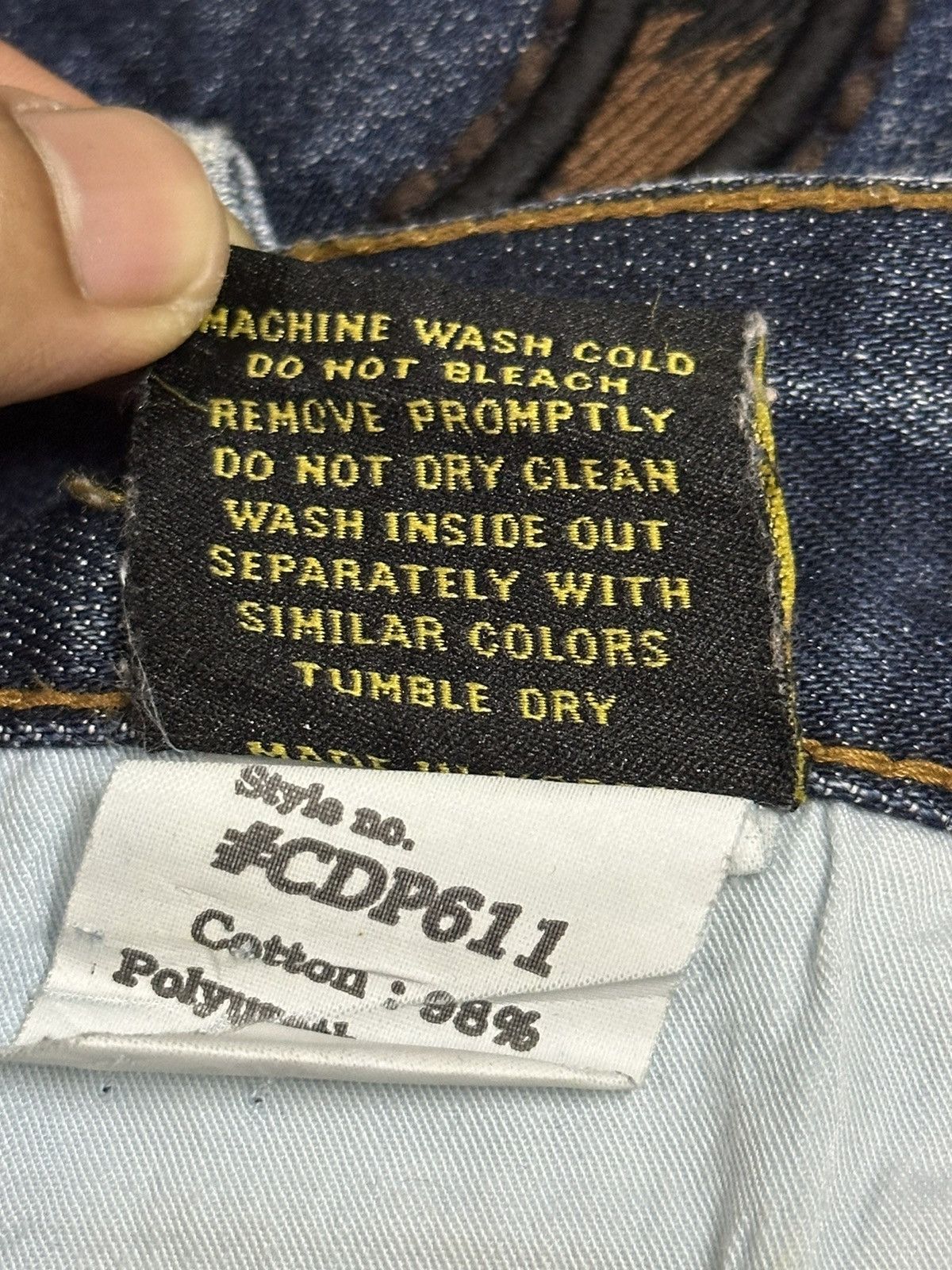 Japanese Brand Vintage Japanese Brand Blue Bleached Style Loose Jeans Size US 32 / EU 48 - 9 Thumbnail