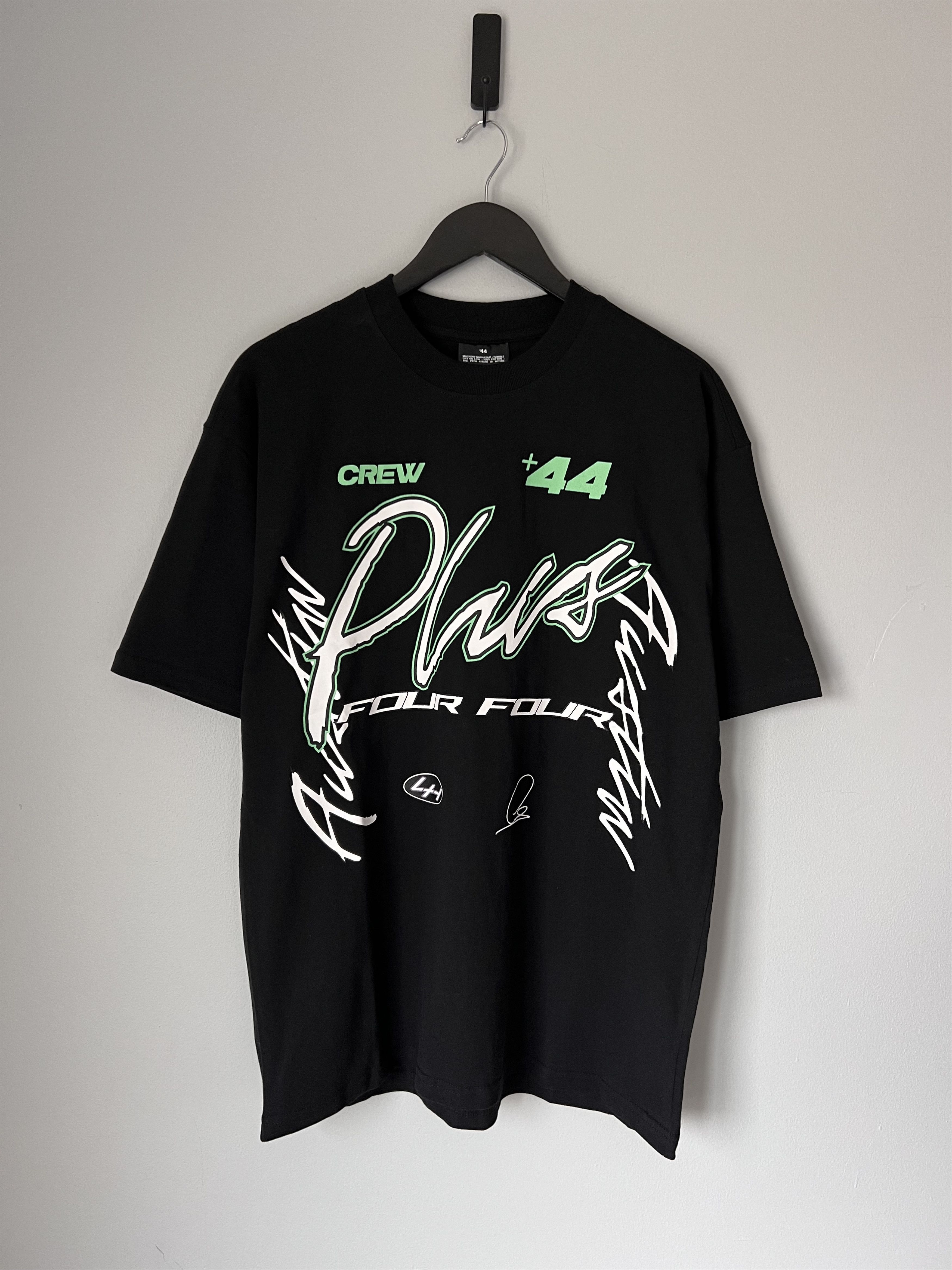 +44 Lewis Hamilton Crew Tee in Black