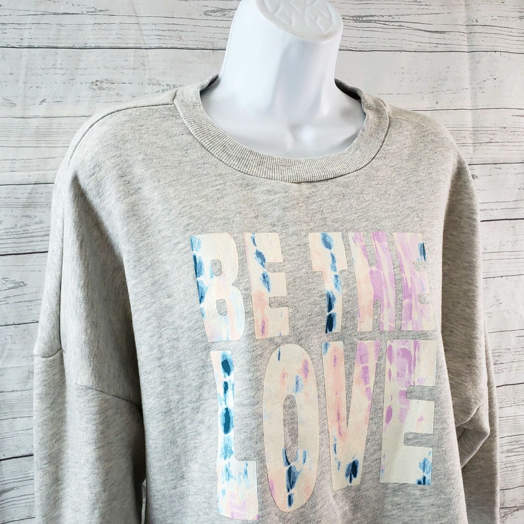 Old Navy VINTAGE? No. Old Navy Womens Cropped Sweatshirt Gray L Be The Love Womens Sweatshirt Adult? Size L / US 10 / IT 46 - 2 Thumbnail