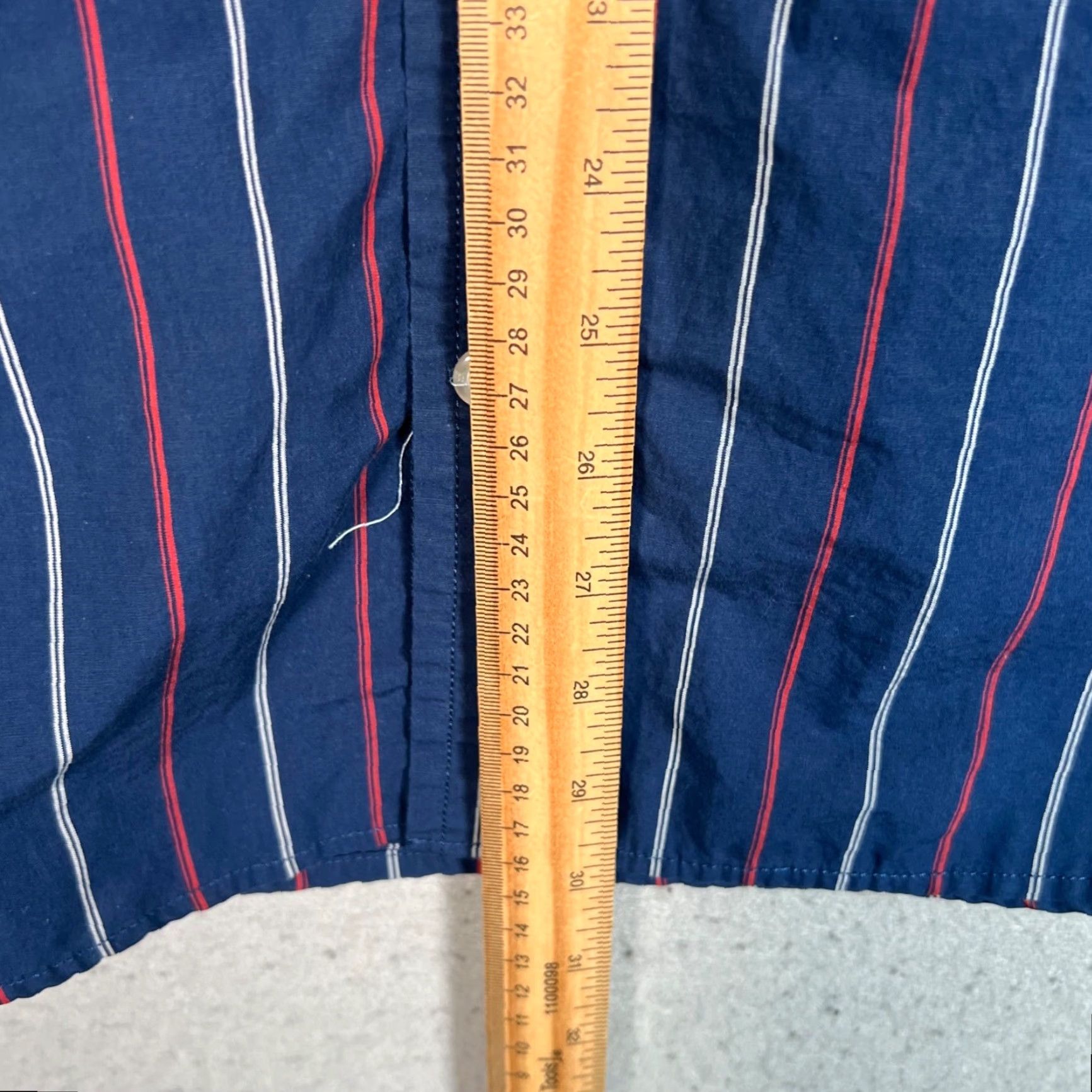 Banana Republic Banana Republic Mens Medium Luxe Poplin Untucked Slim Fit Navy/Red Striped Shirt Mens Slim Shirt Blue Cotton Button-Up Casual 7/10 Vintage No Size US M / EU 48-50 / 2 - 6 Thumbnail